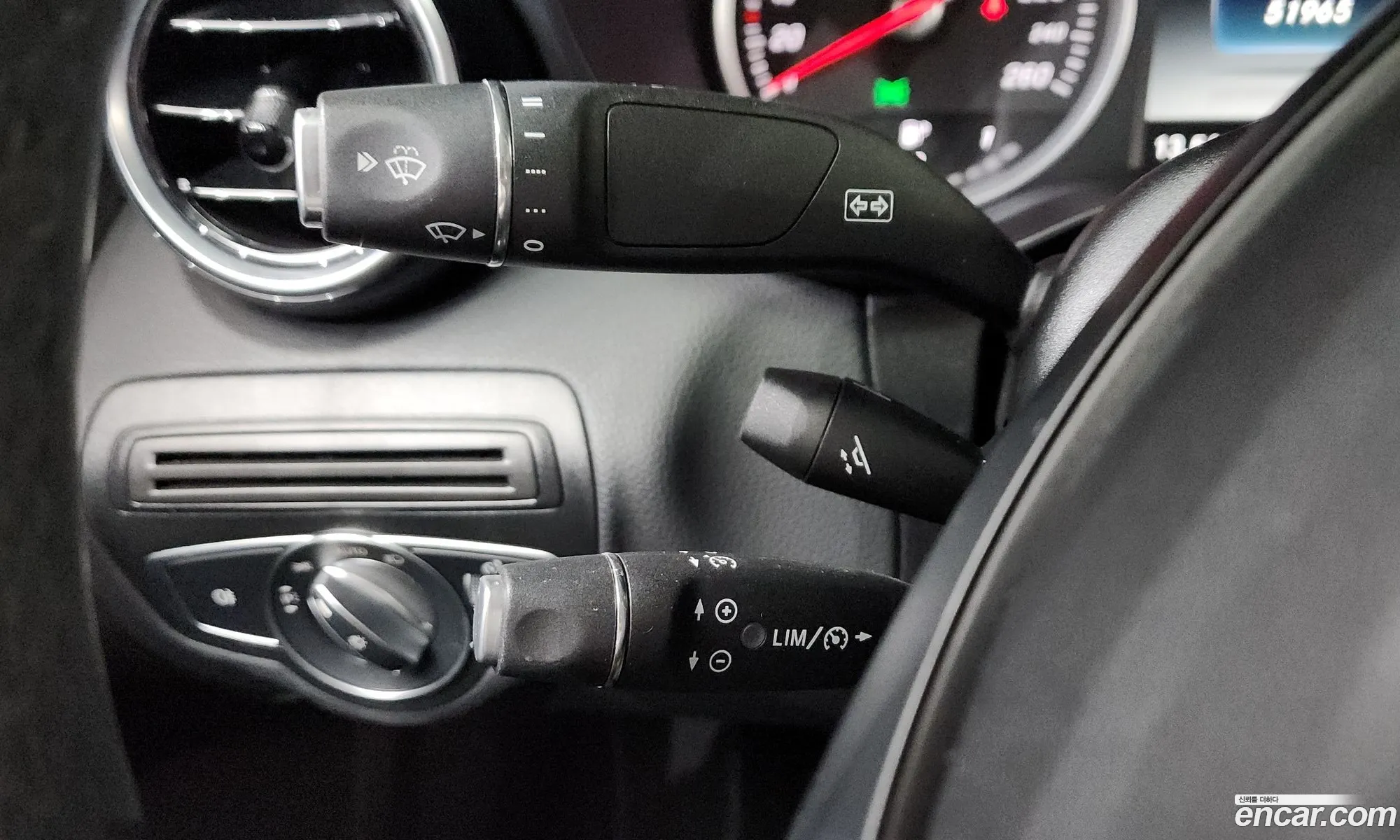 Mercedes-Benz C-Class W205 2018 WDDWF4CB1JF694098 — 9