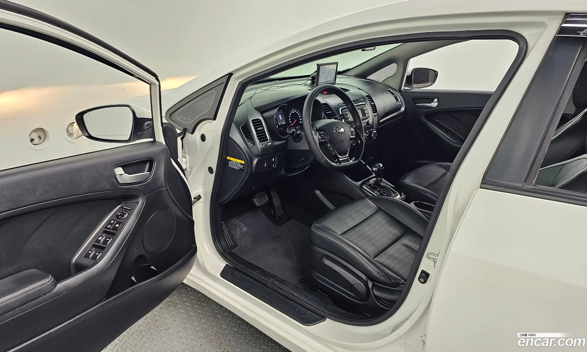 Kia K3 2017 — 12