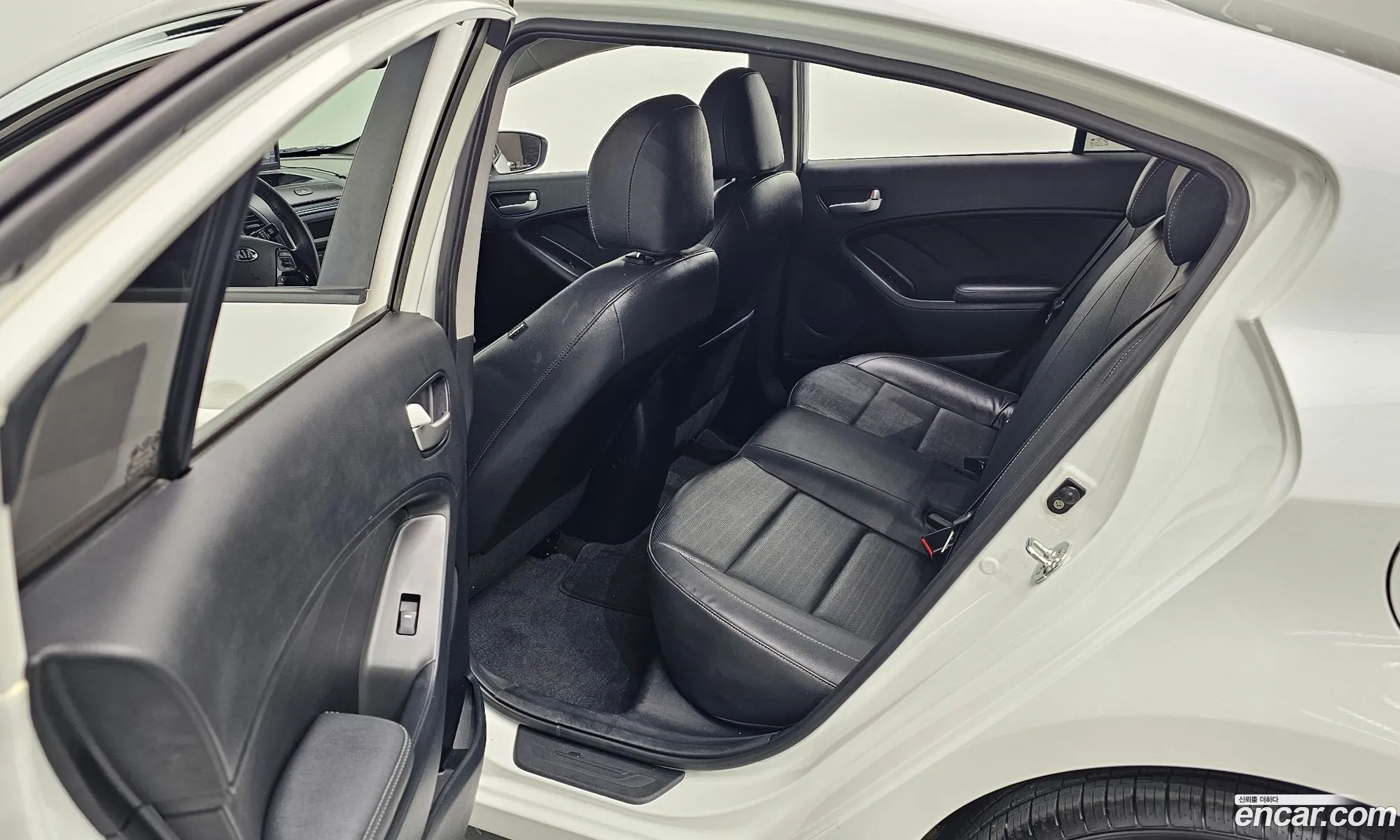 Kia K3 2017 — 19