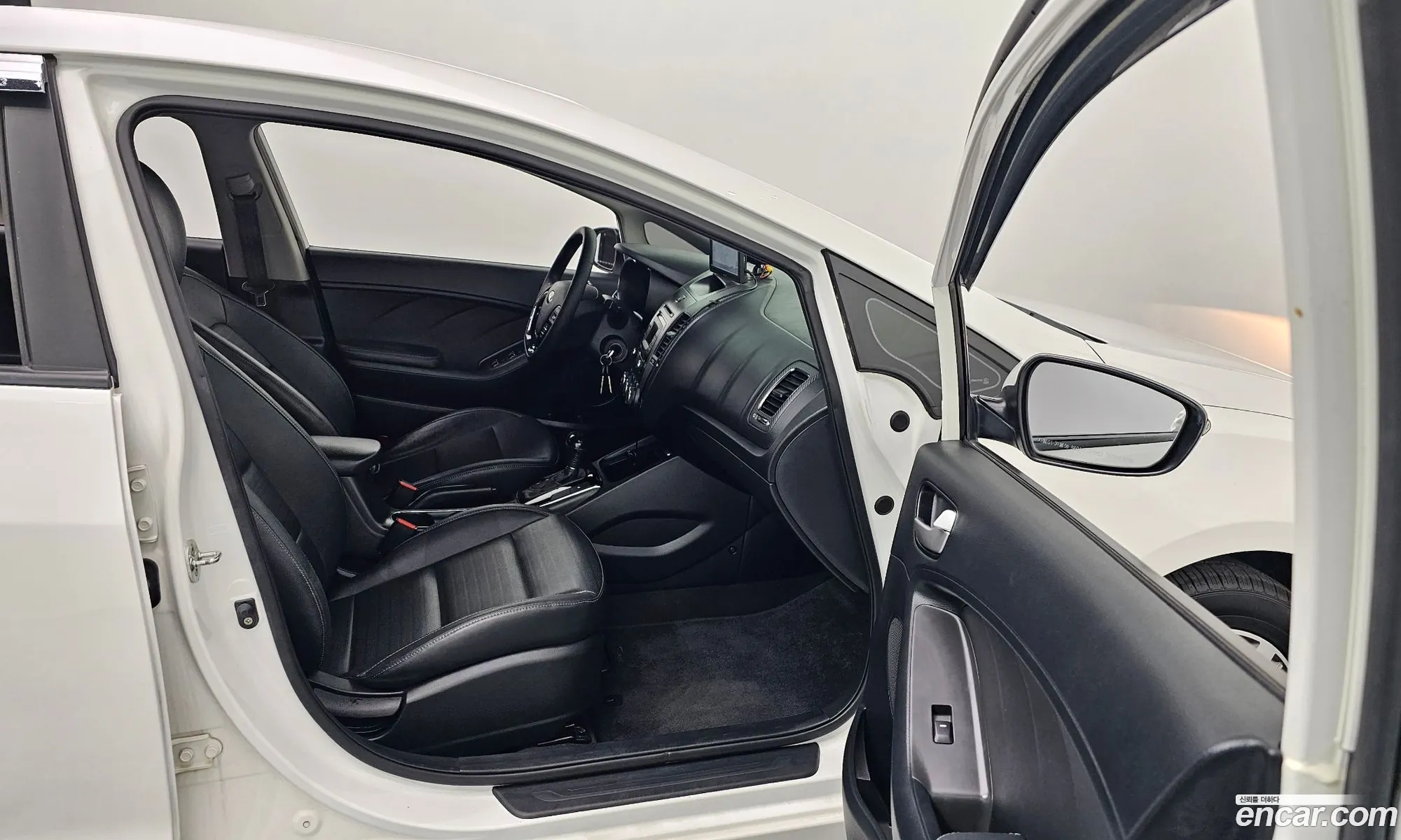 Kia K3 2017 — 11