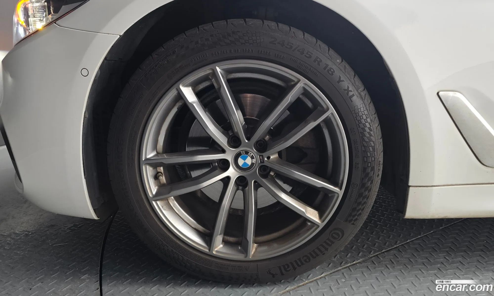 BMW 5 Series 2017 — 8