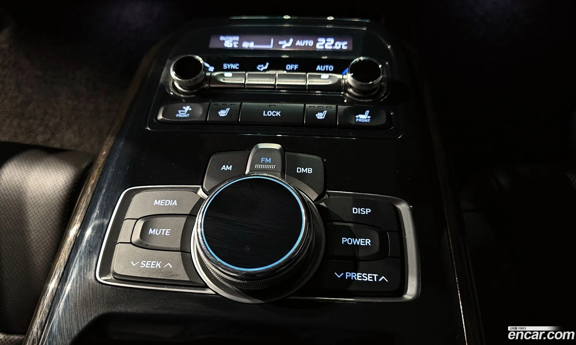 Genesis EQ900 2016 — 13