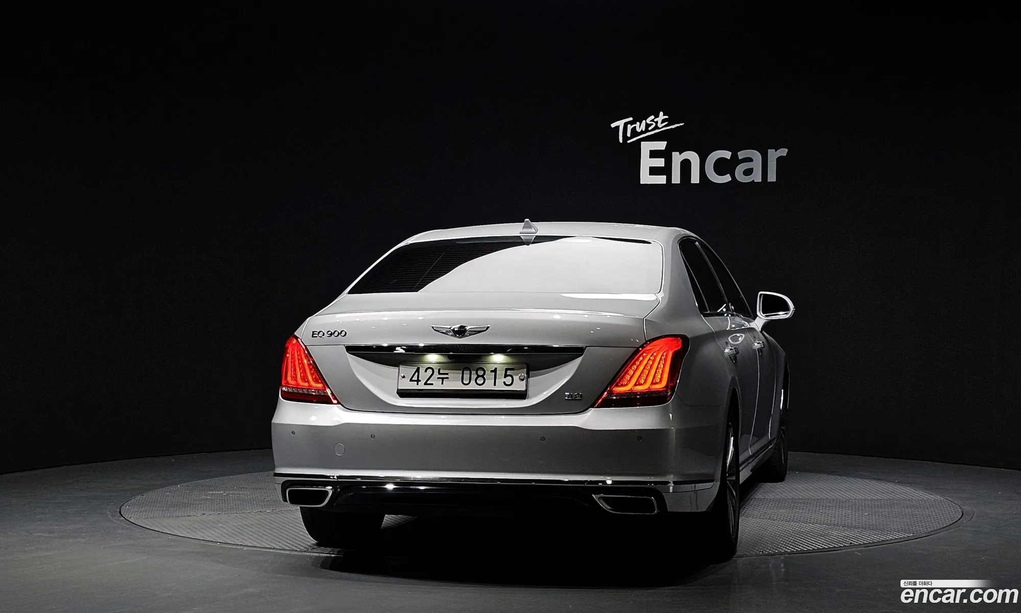Genesis EQ900 2016 — 18