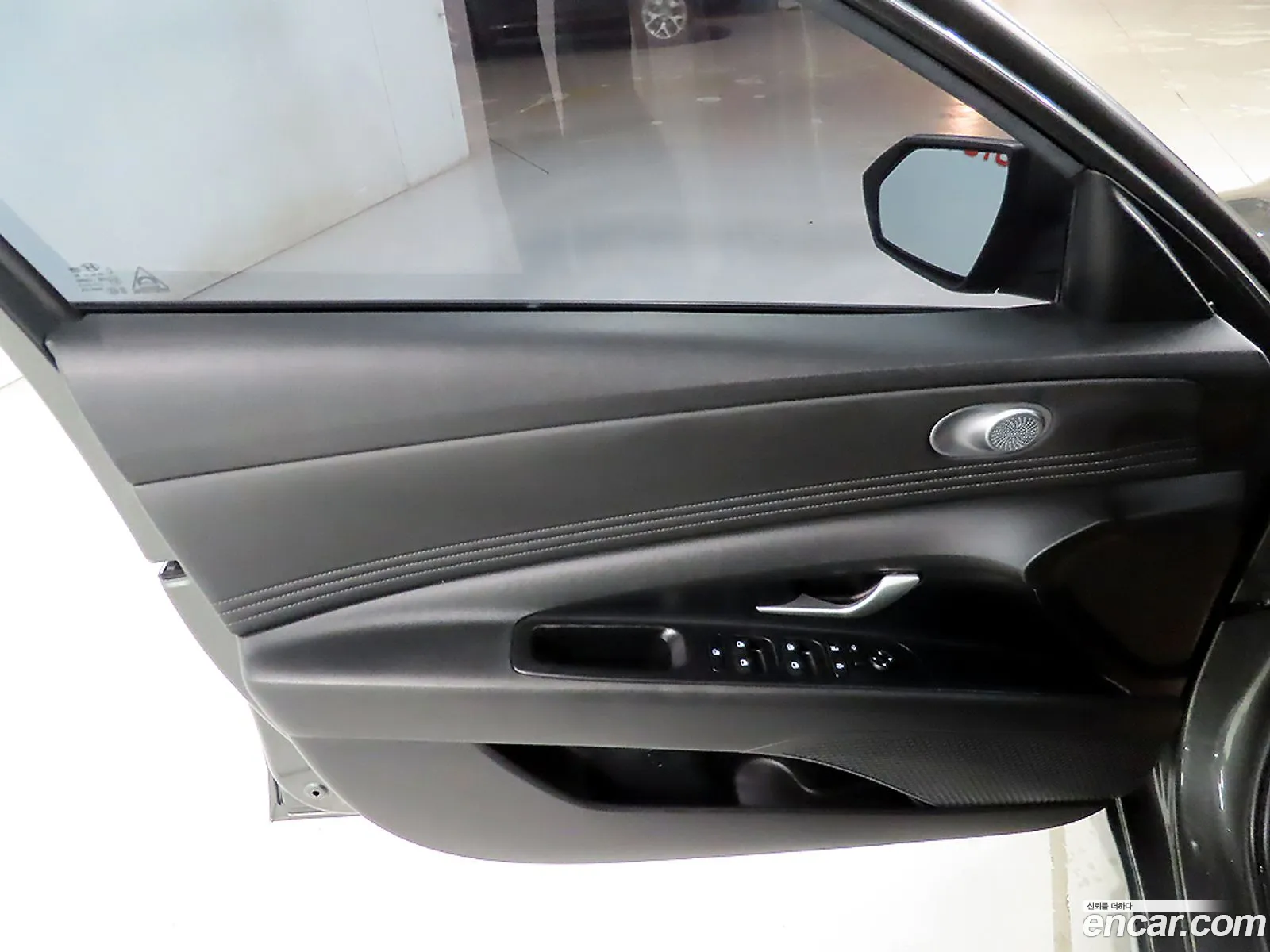 Hyundai Elantra 2022 — 4