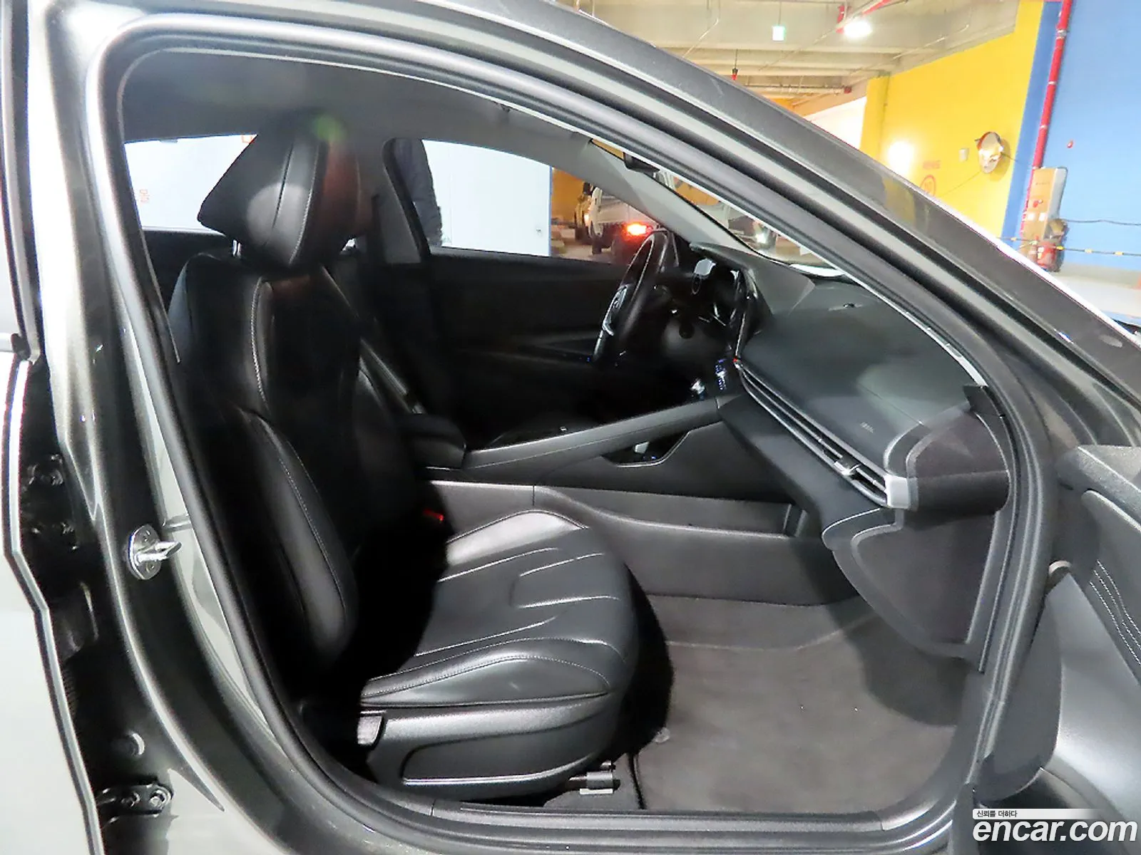 Hyundai Elantra 2022 — 18