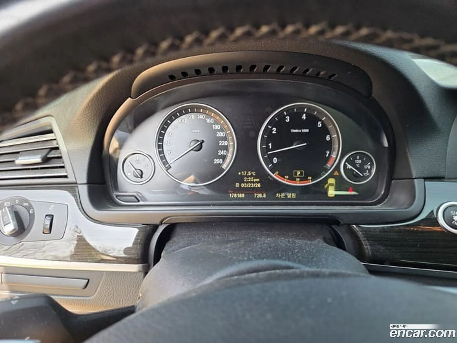 BMW 5 Series 2010 — 18