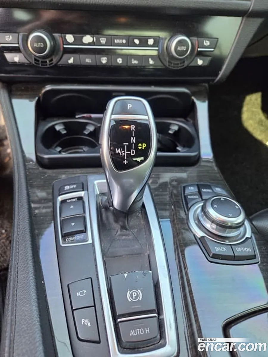 BMW 5 Series 2010 — 16