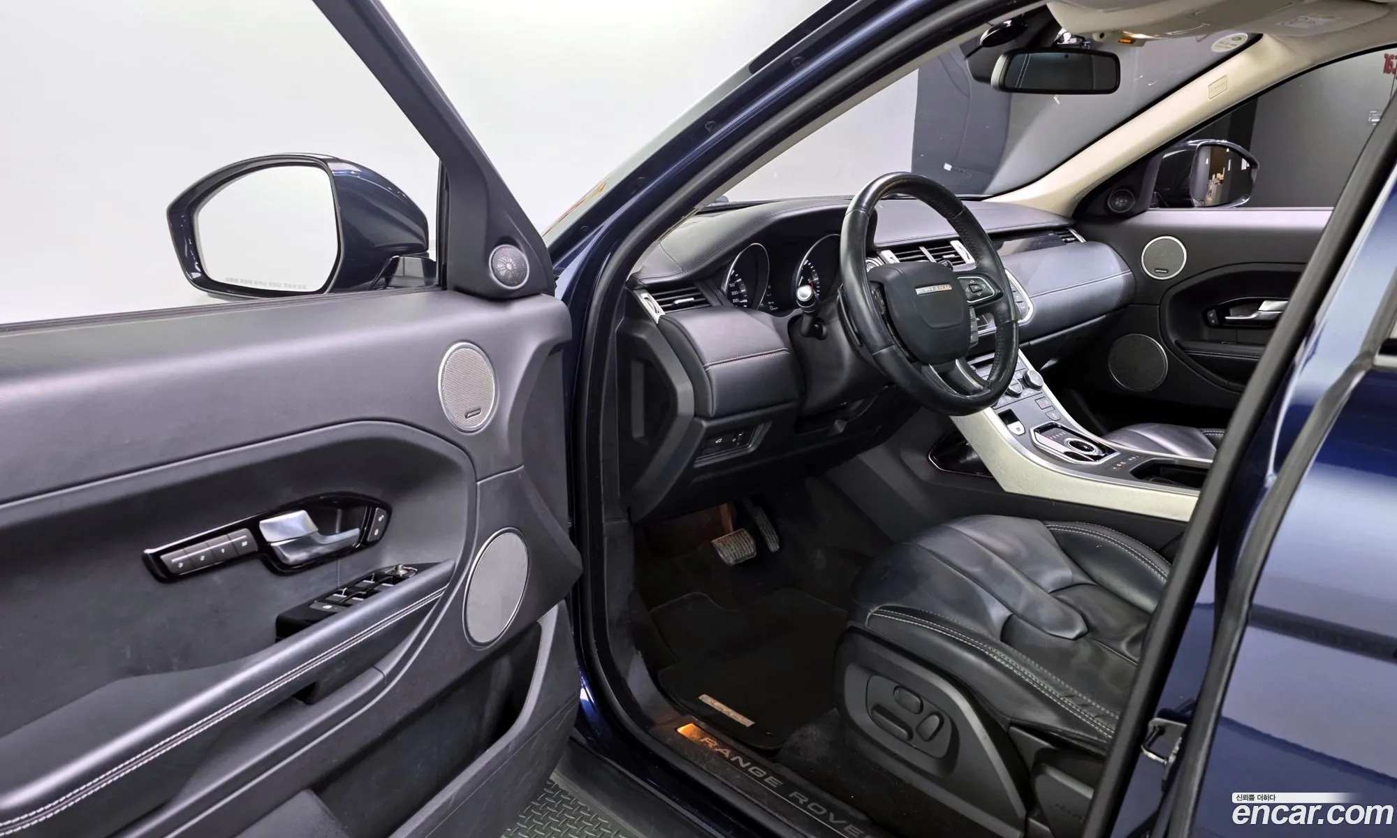 Land Rover Range Rover Evoque 2015 SALVA2BEXFH029516 — 2