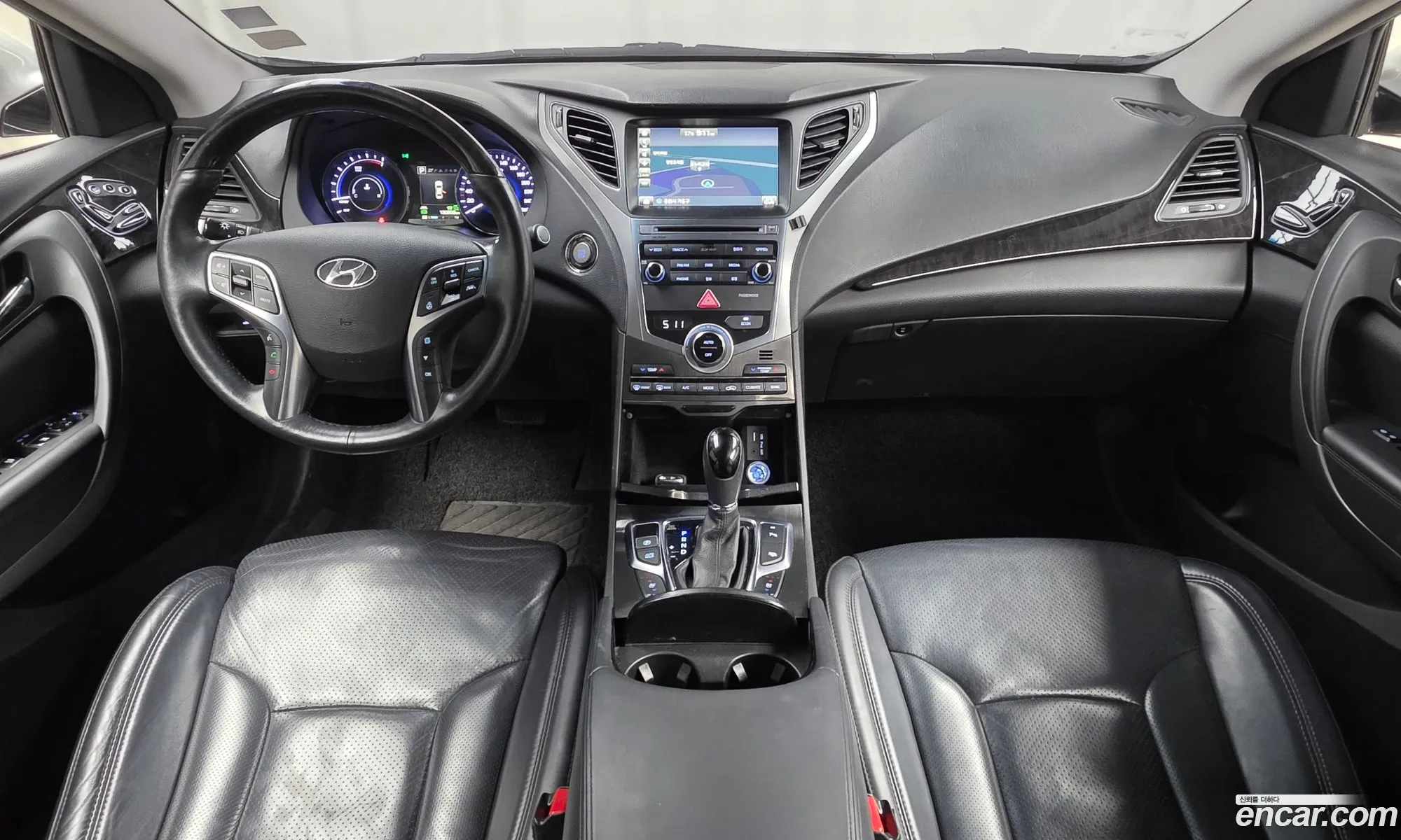 Hyundai Grandeur HG Hybrid 2016 — 17