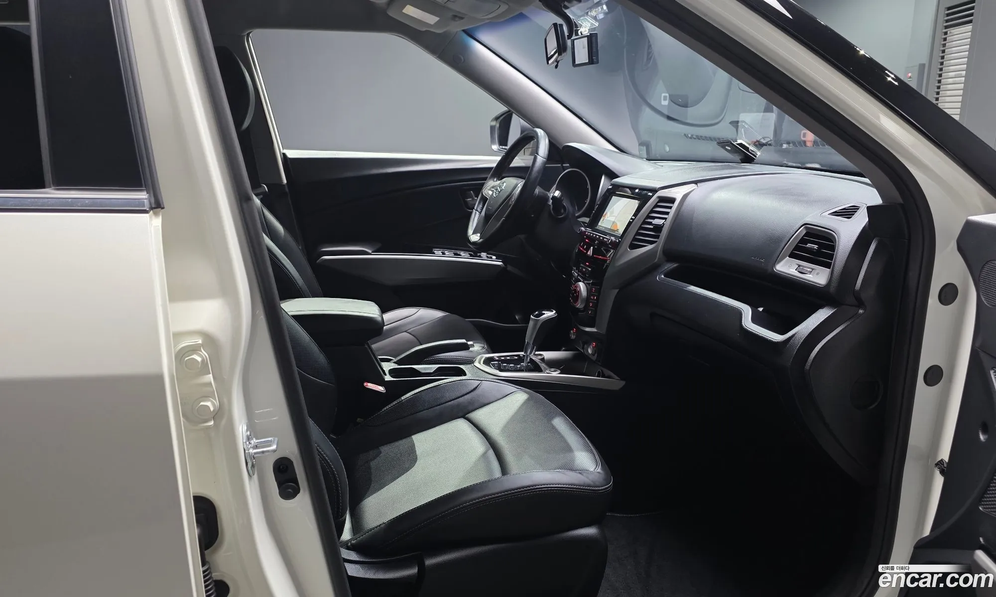 KG Mobility (SsangYong) Tivoli Armour 2018 — 17