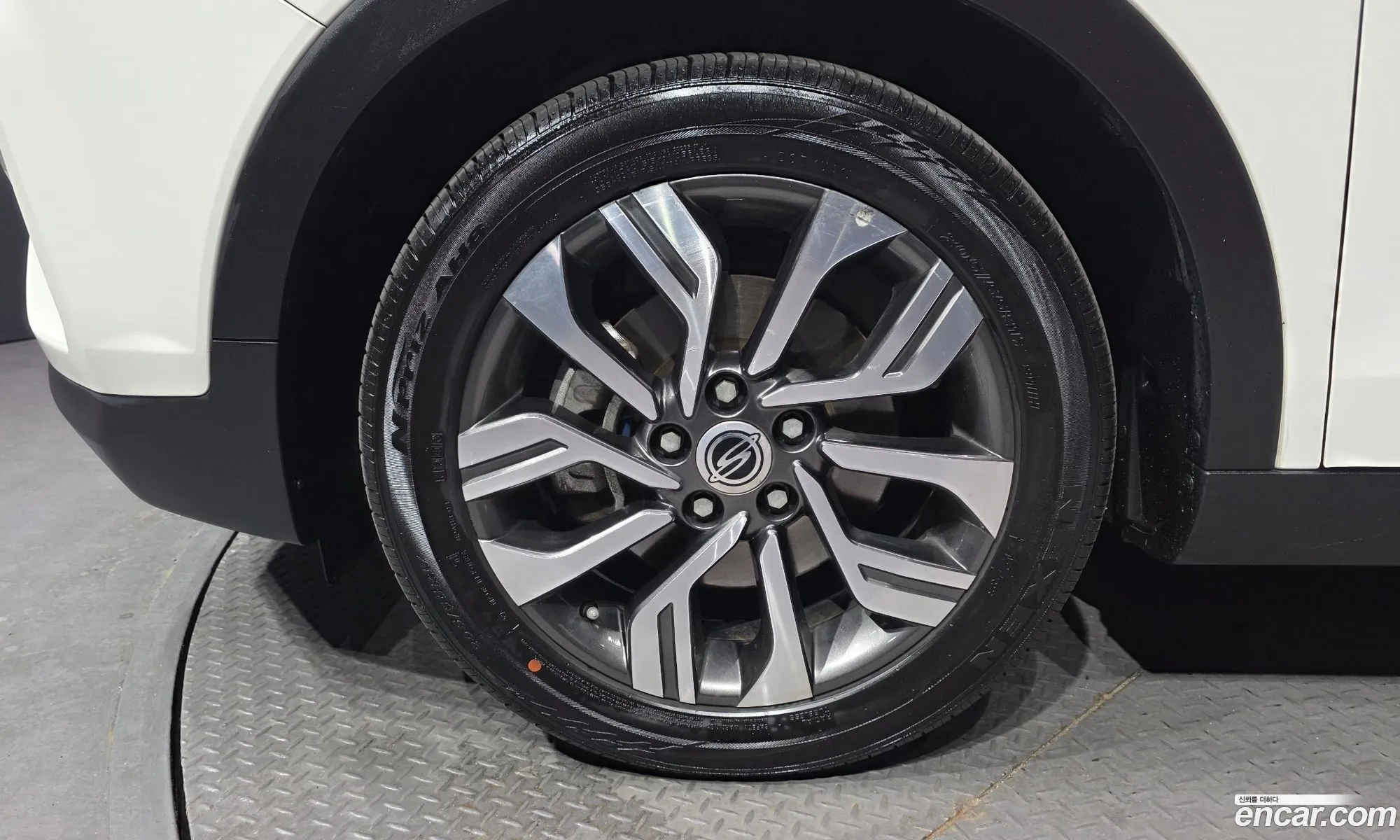 KG Mobility (SsangYong) Tivoli Armour 2018 — 7