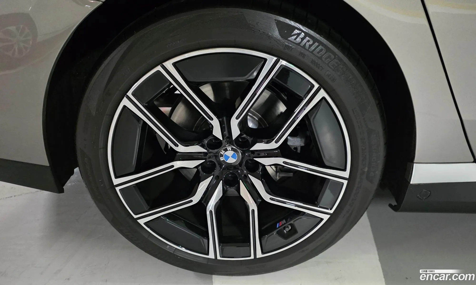 BMW 7 Series 2025 — 8