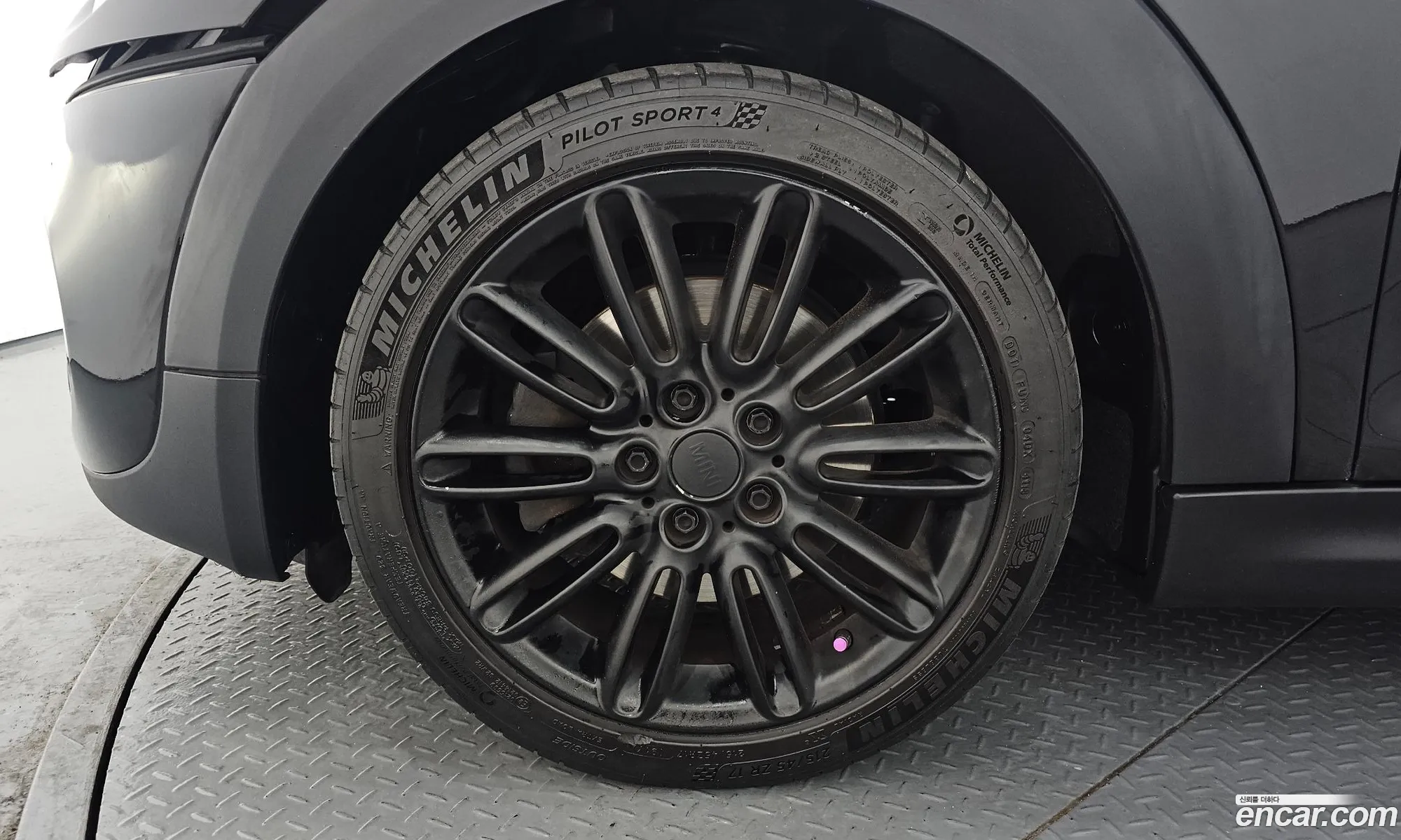Mini Cooper S 2018 WMWXP7109JT878542 — 2