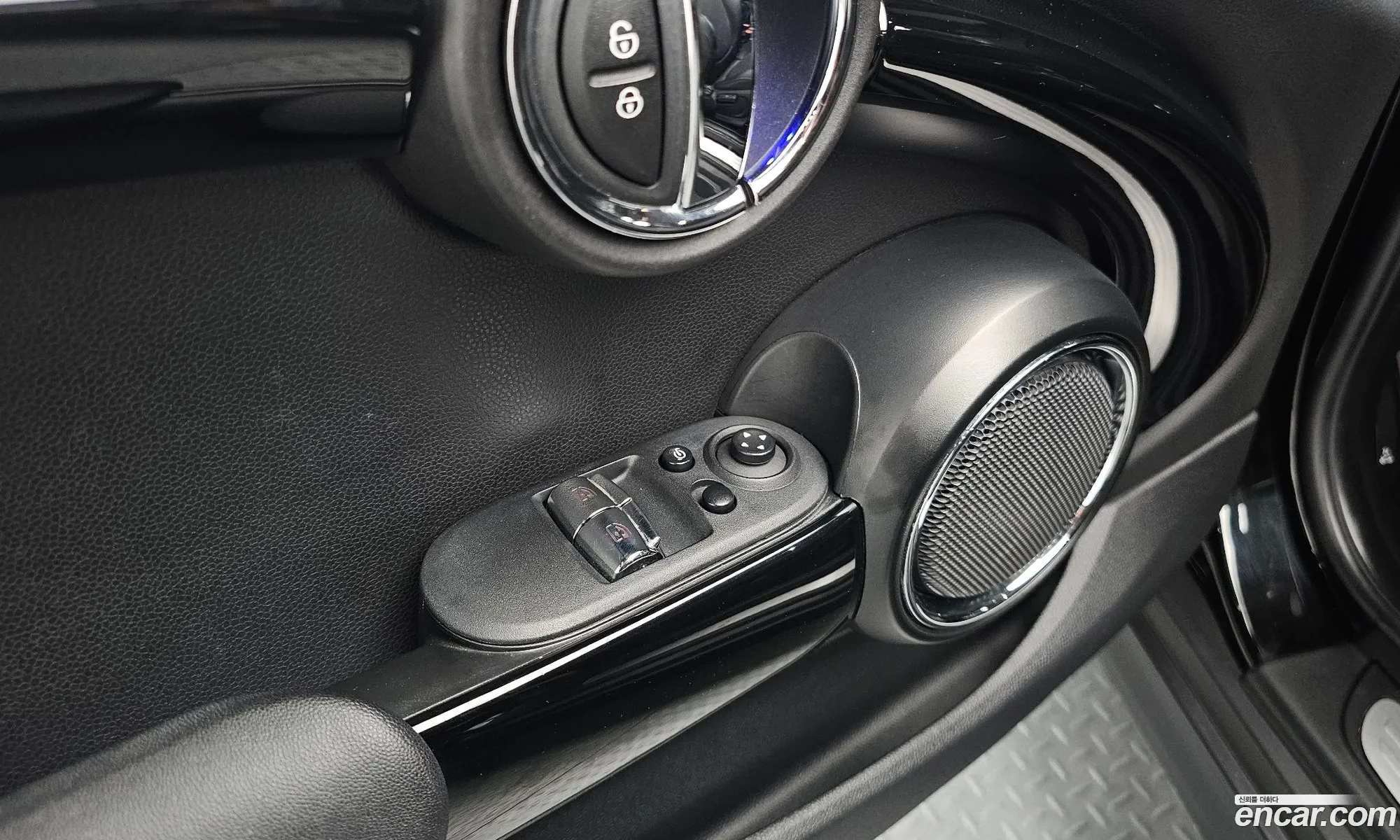 Mini Cooper S 2018 WMWXP7109JT878542 — 11