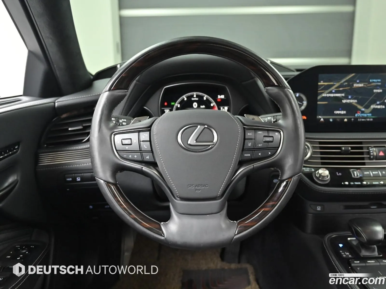 Lexus LS500 2021 — 13