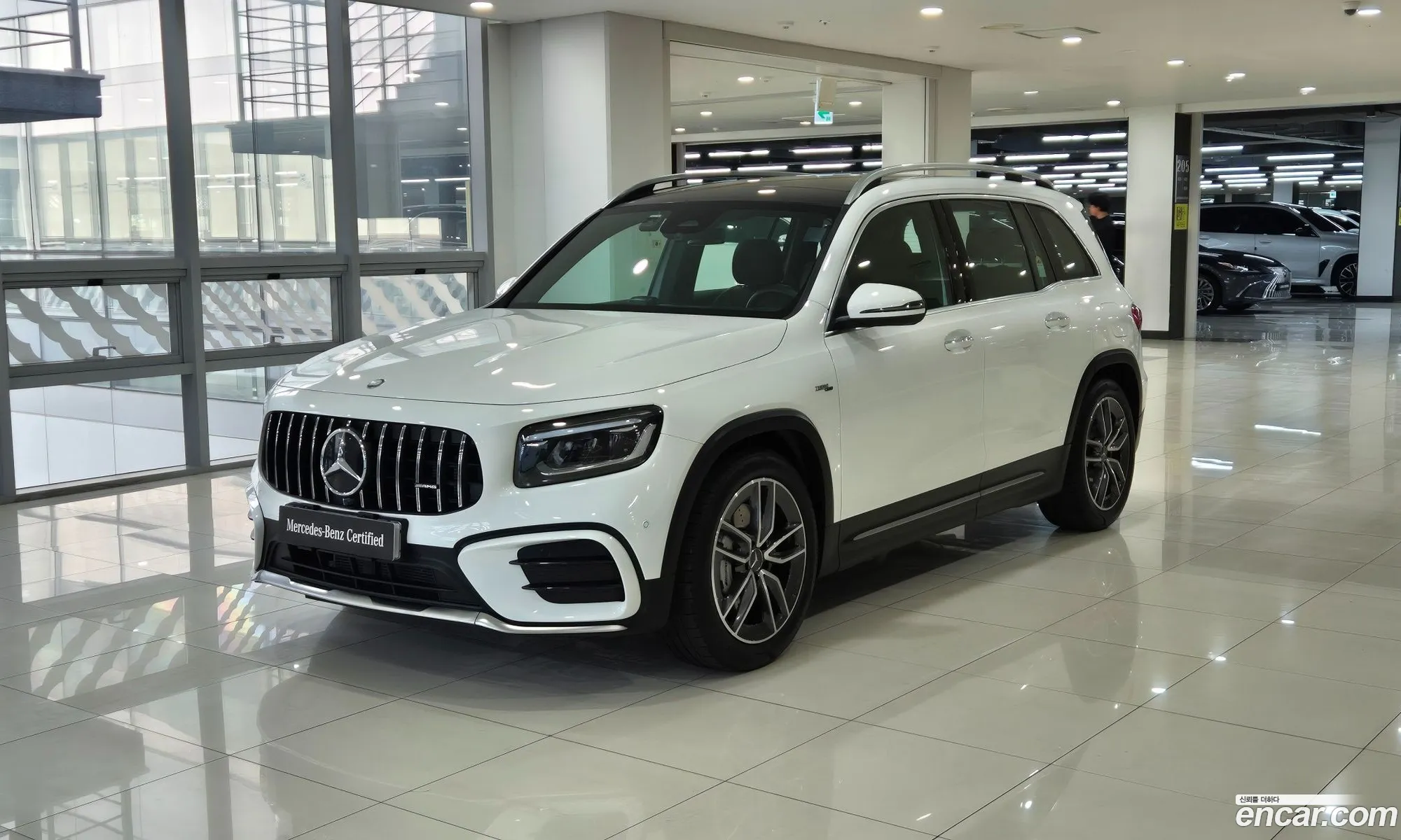 Mercedes-Benz GLB-Class X247 2025 — 18