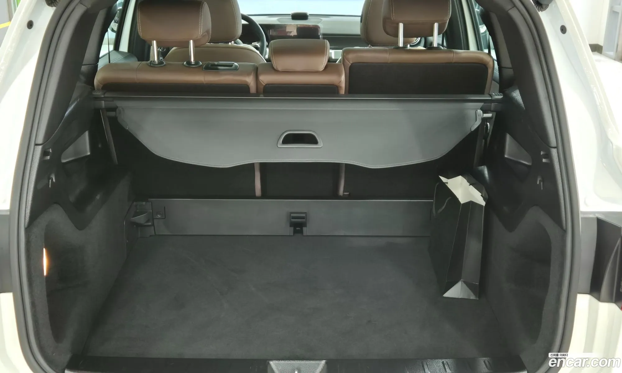 Mercedes-Benz GLB-Class X247 2025 — 12