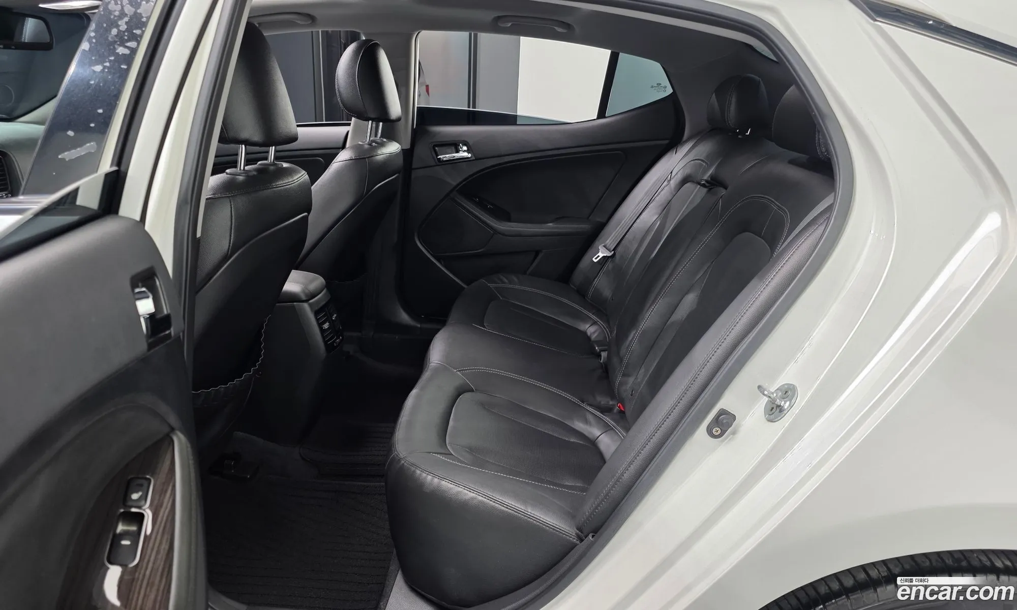 Kia K5 2010 — 17