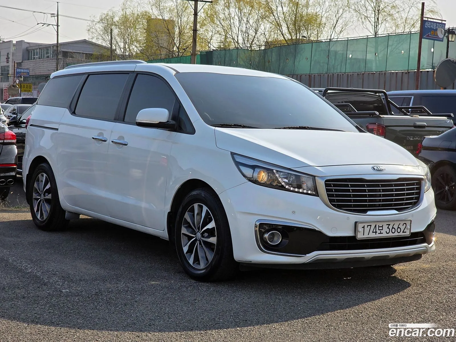 Kia Carnival 2016 — 7