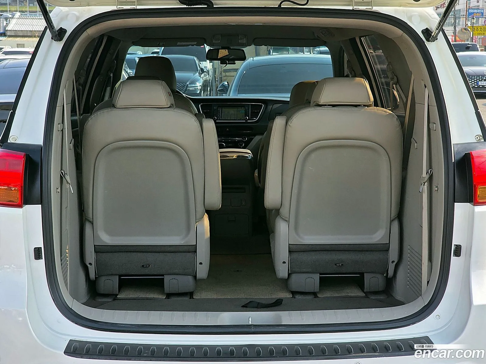 Kia Carnival 2016 — 19