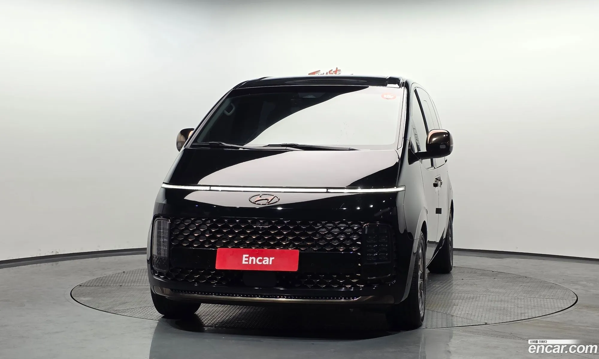 Hyundai Staria 2023 — 3