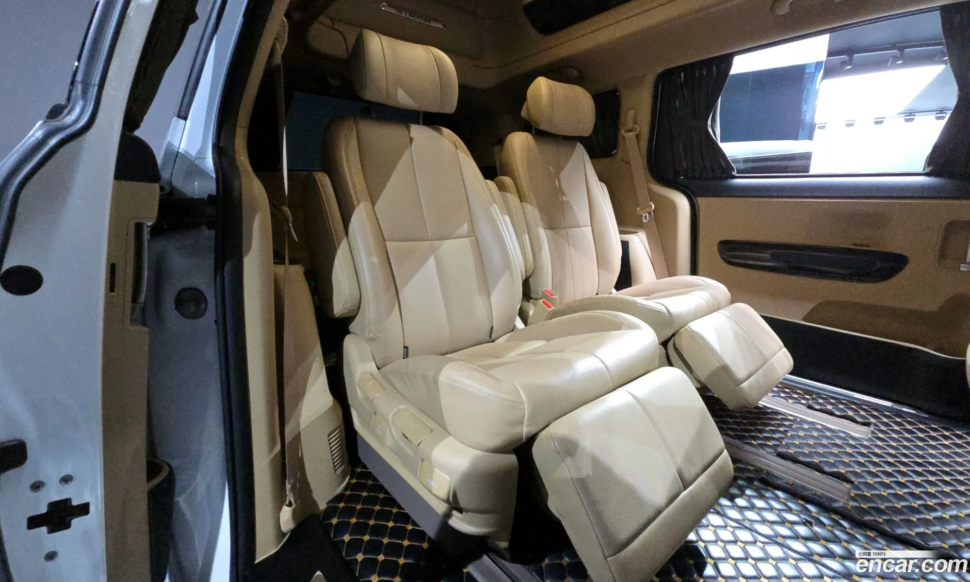 Kia Carnival 2018 — 2