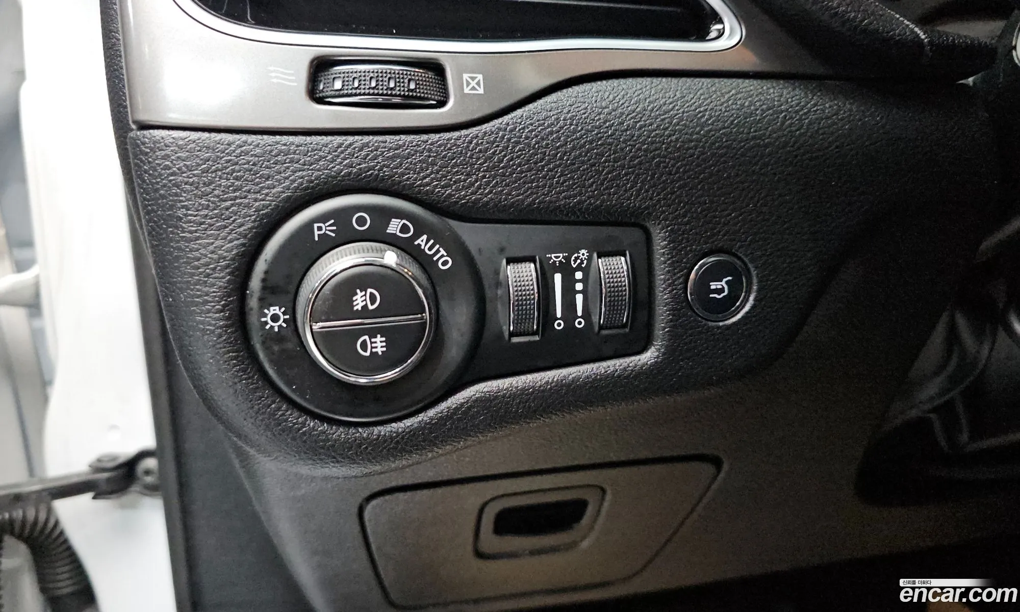 Jeep Cherokee 2020 1C4PJMDBXLD648151 — 13