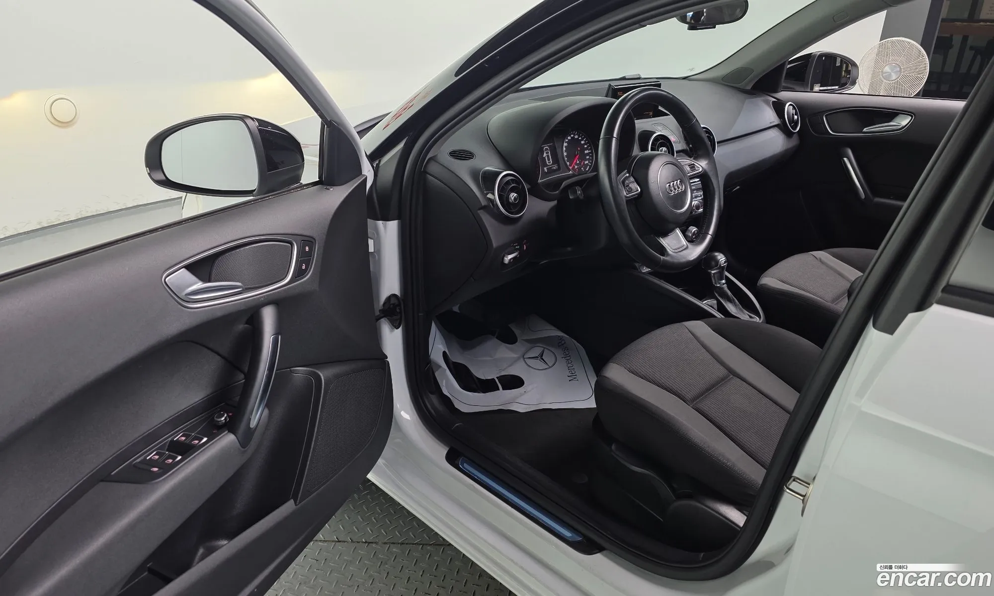 Audi A1 2015 WAUZZZ8X6FB041374 — 12