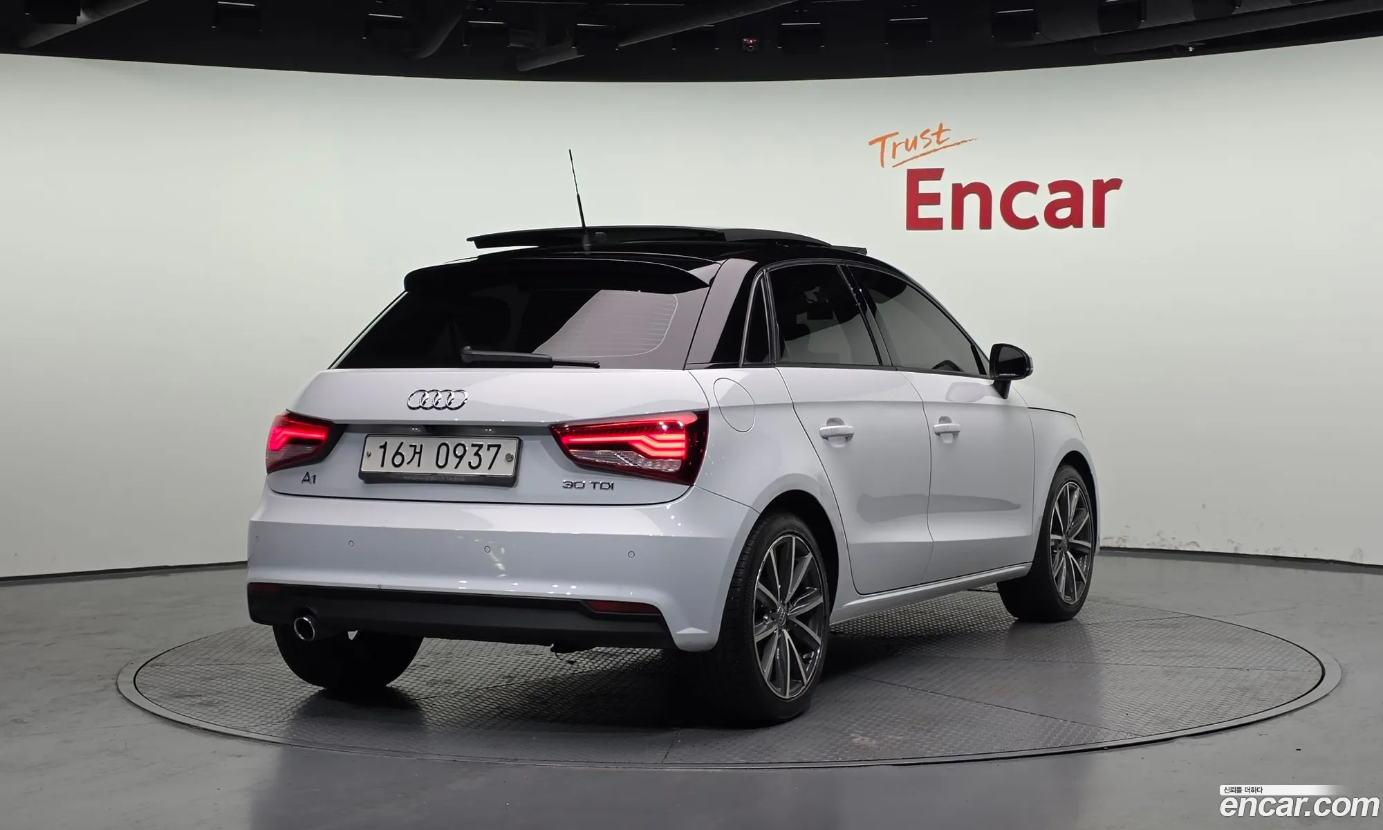 Audi A1 2015 WAUZZZ8X6FB041374 — 17