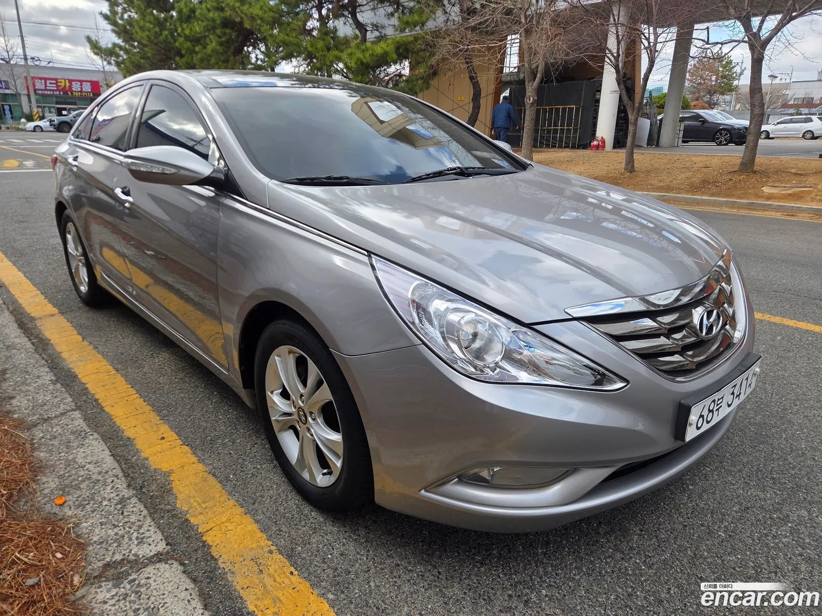 Hyundai YF Sonata 2009 — 2