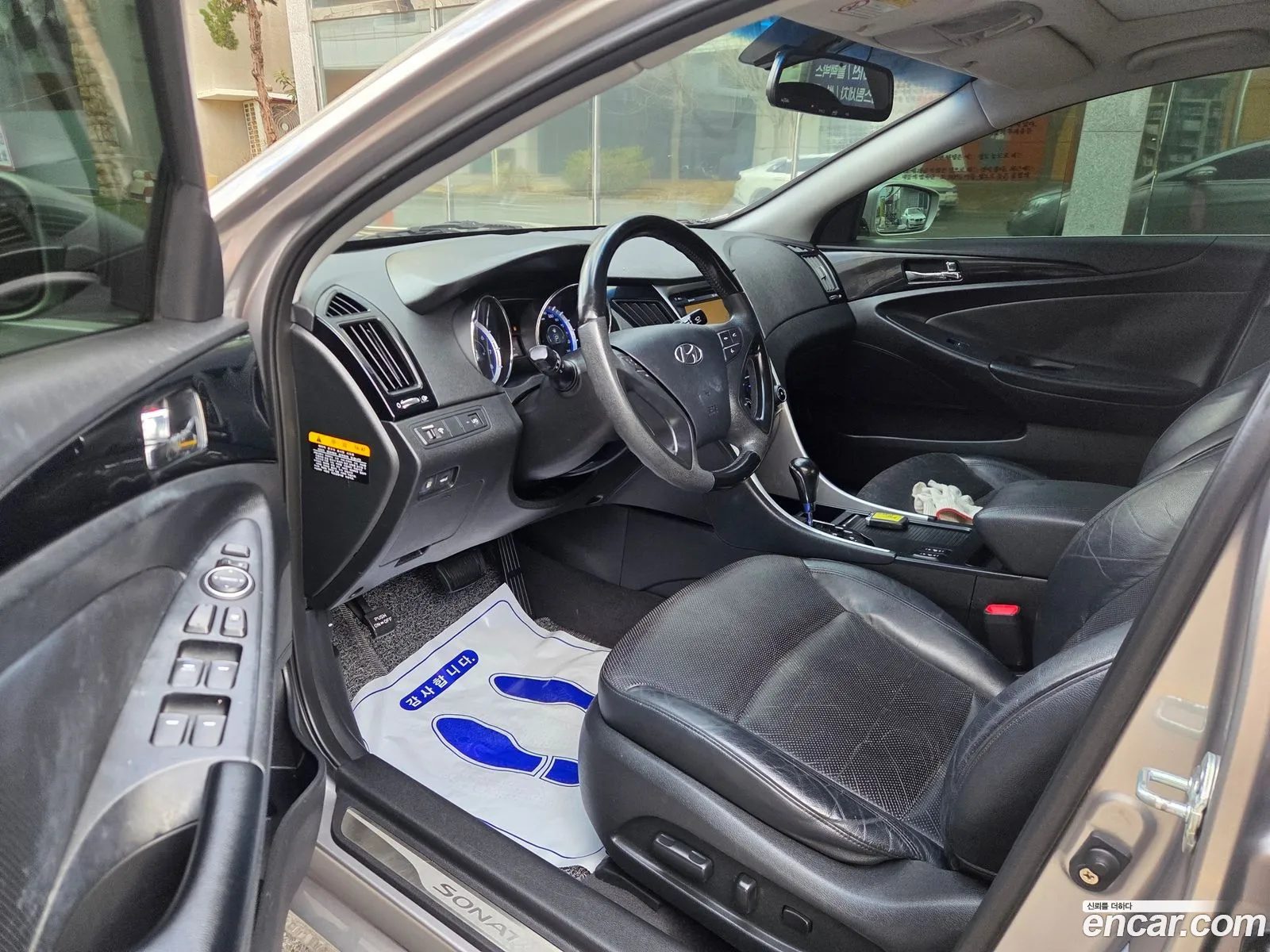 Hyundai YF Sonata 2009 — 8