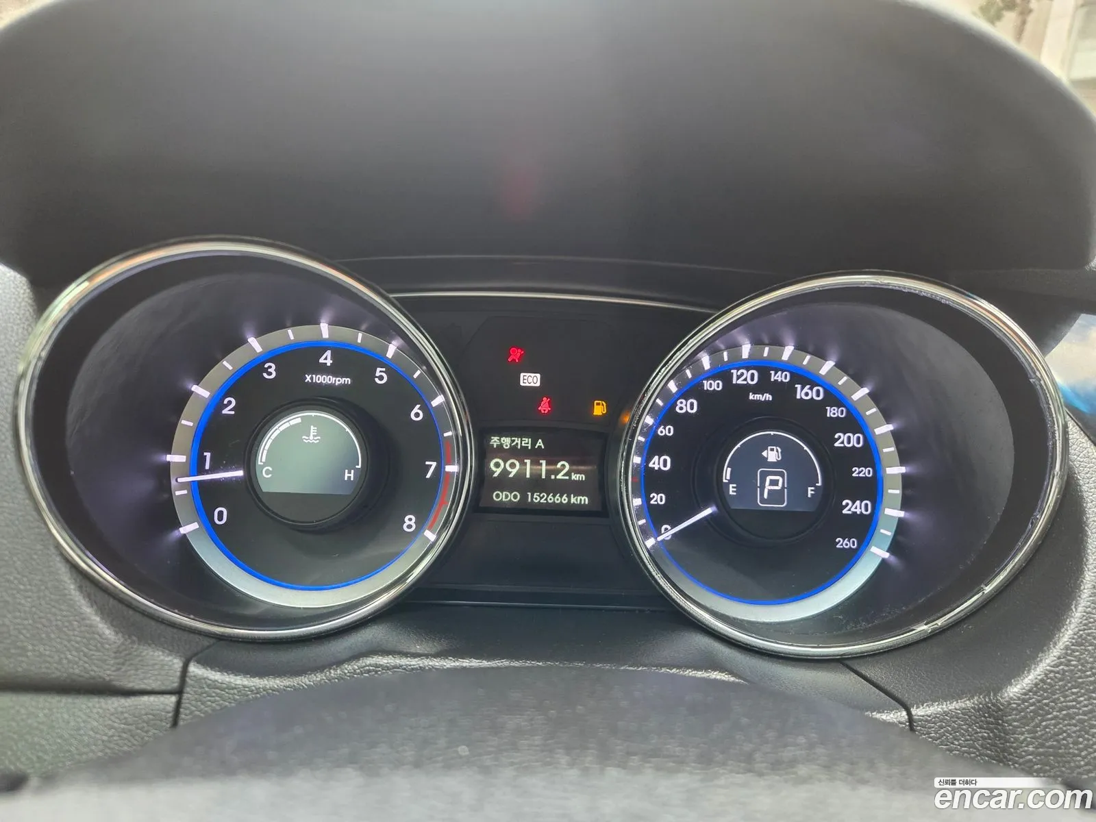 Hyundai YF Sonata 2009 — 4