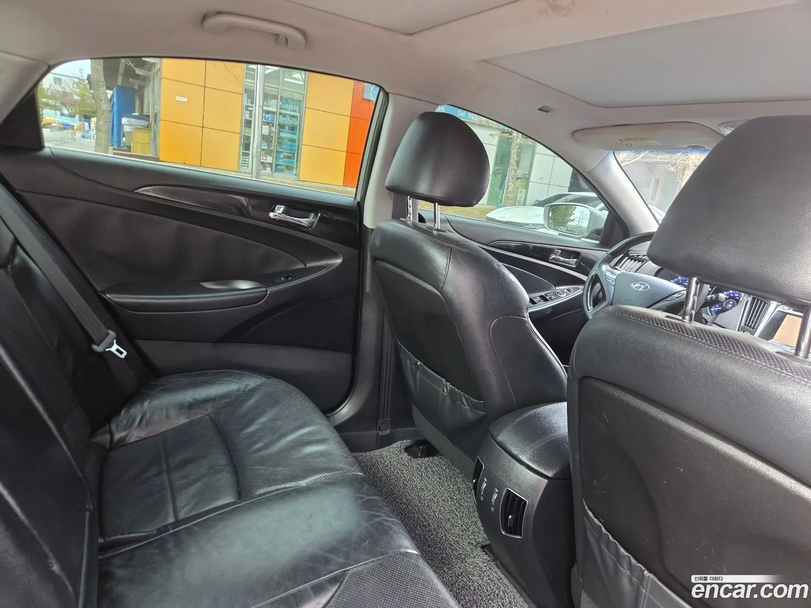 Hyundai YF Sonata 2009 — 15