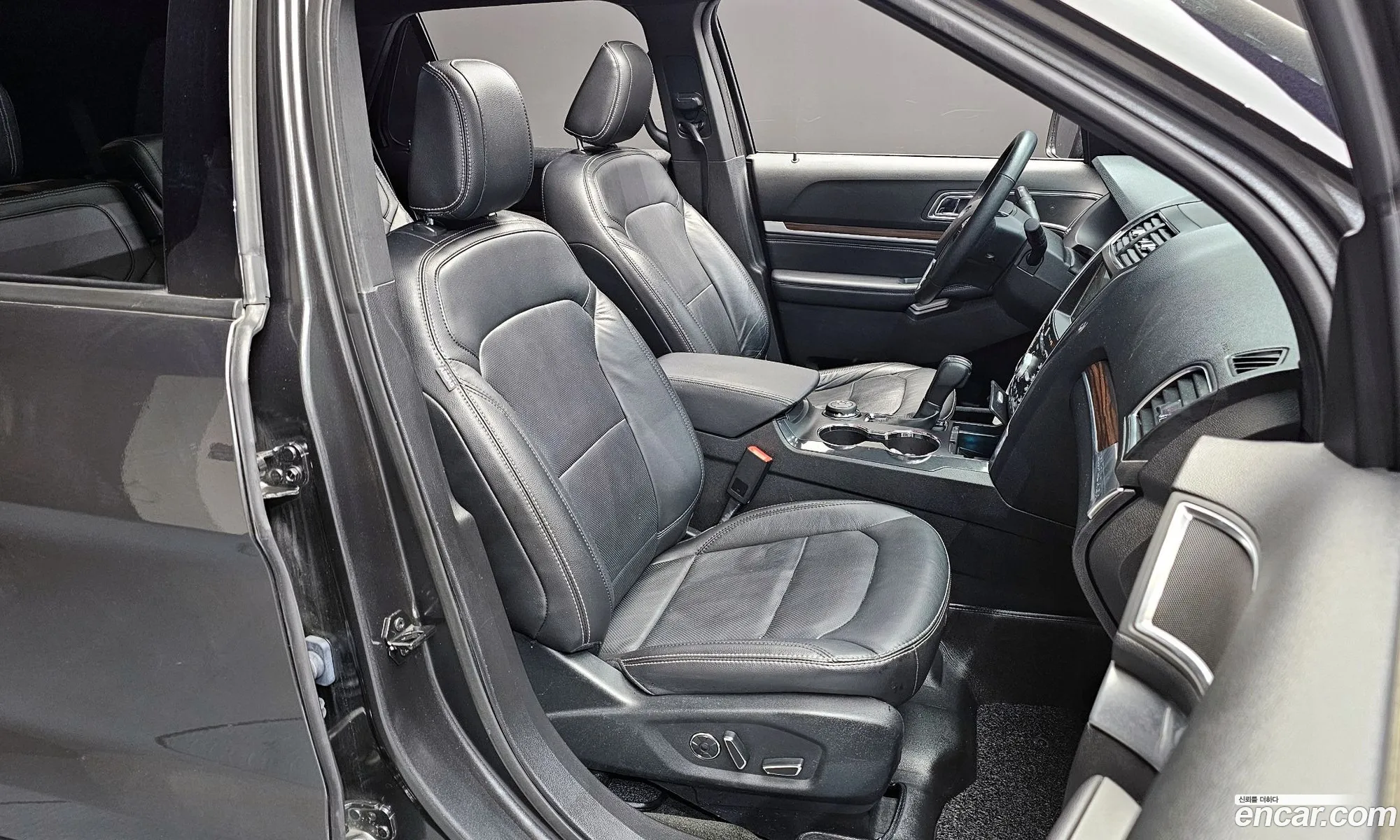 Ford Explorer 2018 1FM5K8FH8JGA59846 — 13