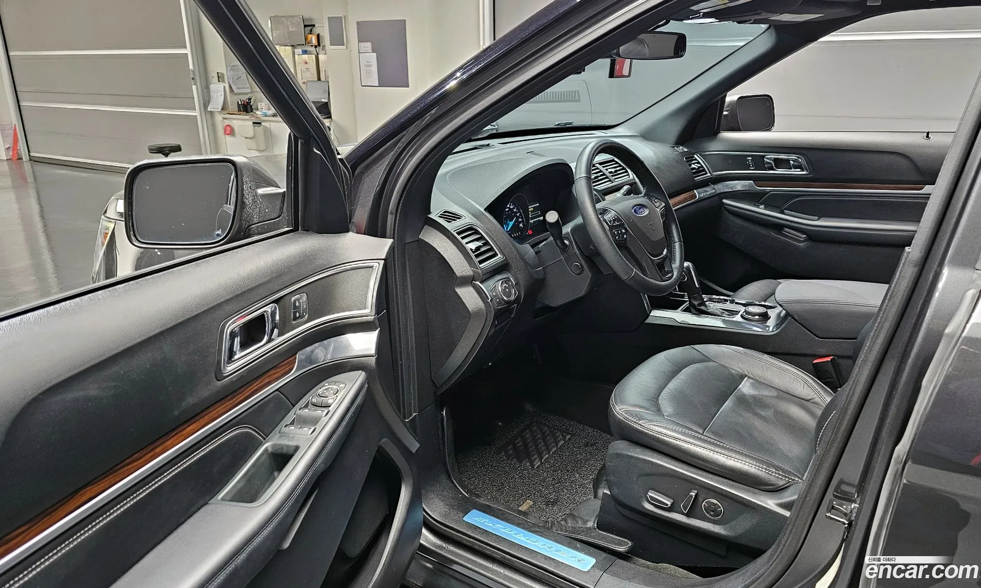 Ford Explorer 2018 1FM5K8FH8JGA59846 — 19