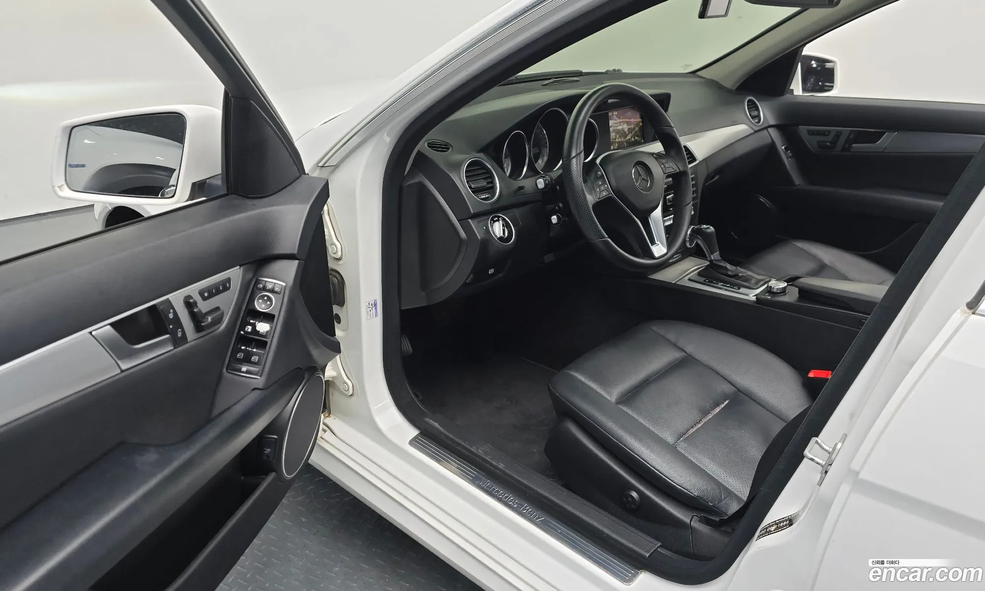 Mercedes-Benz C-Class W204 2013 WDDGF0CB8DA799185 — 15