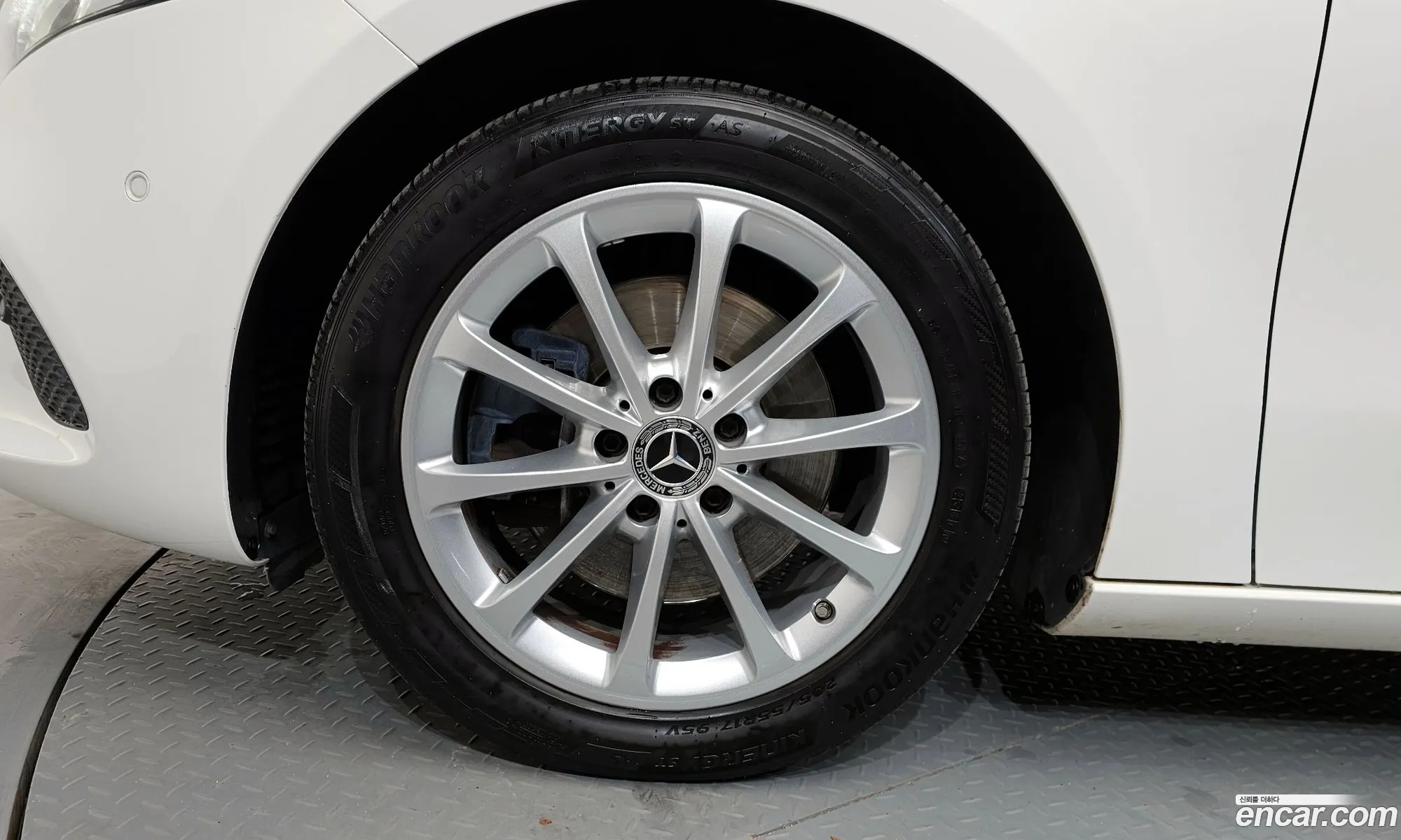 Mercedes-Benz A-Class W177 2019 — 19