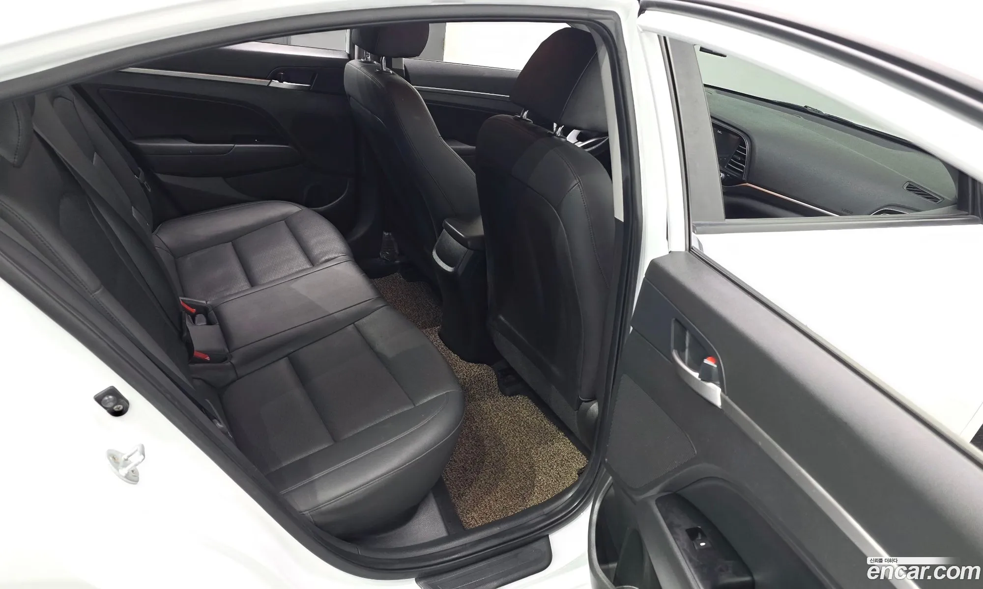 Hyundai Elantra AD 2020 — 6