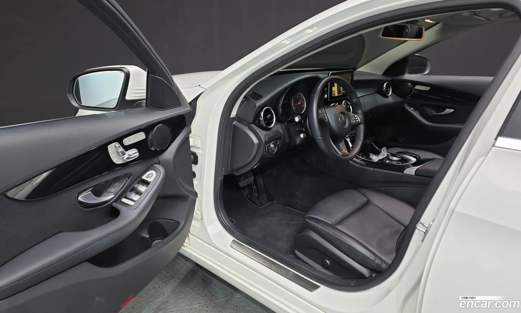 Mercedes-Benz C-Class W205 2017 — 14