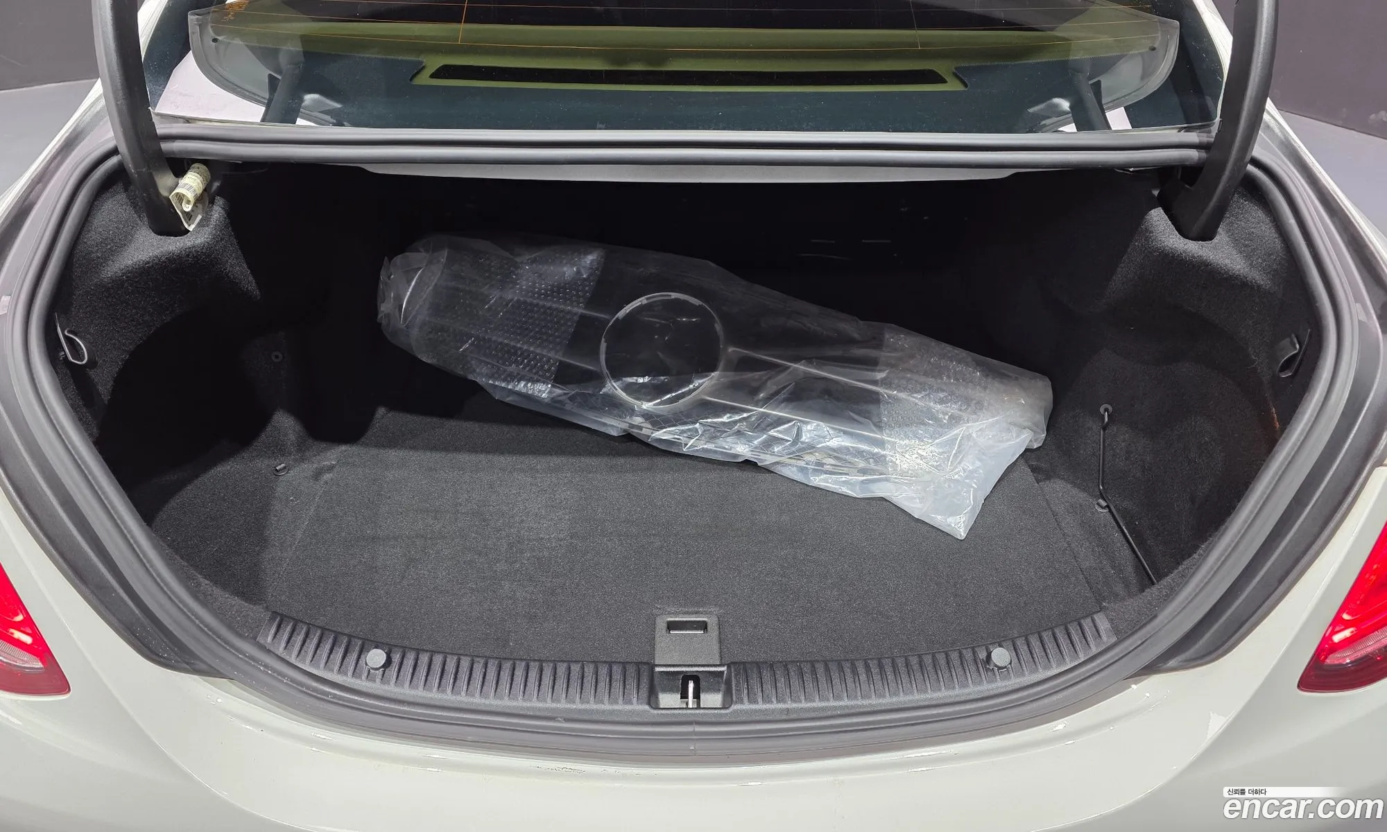 Mercedes-Benz C-Class W205 2017 — 12
