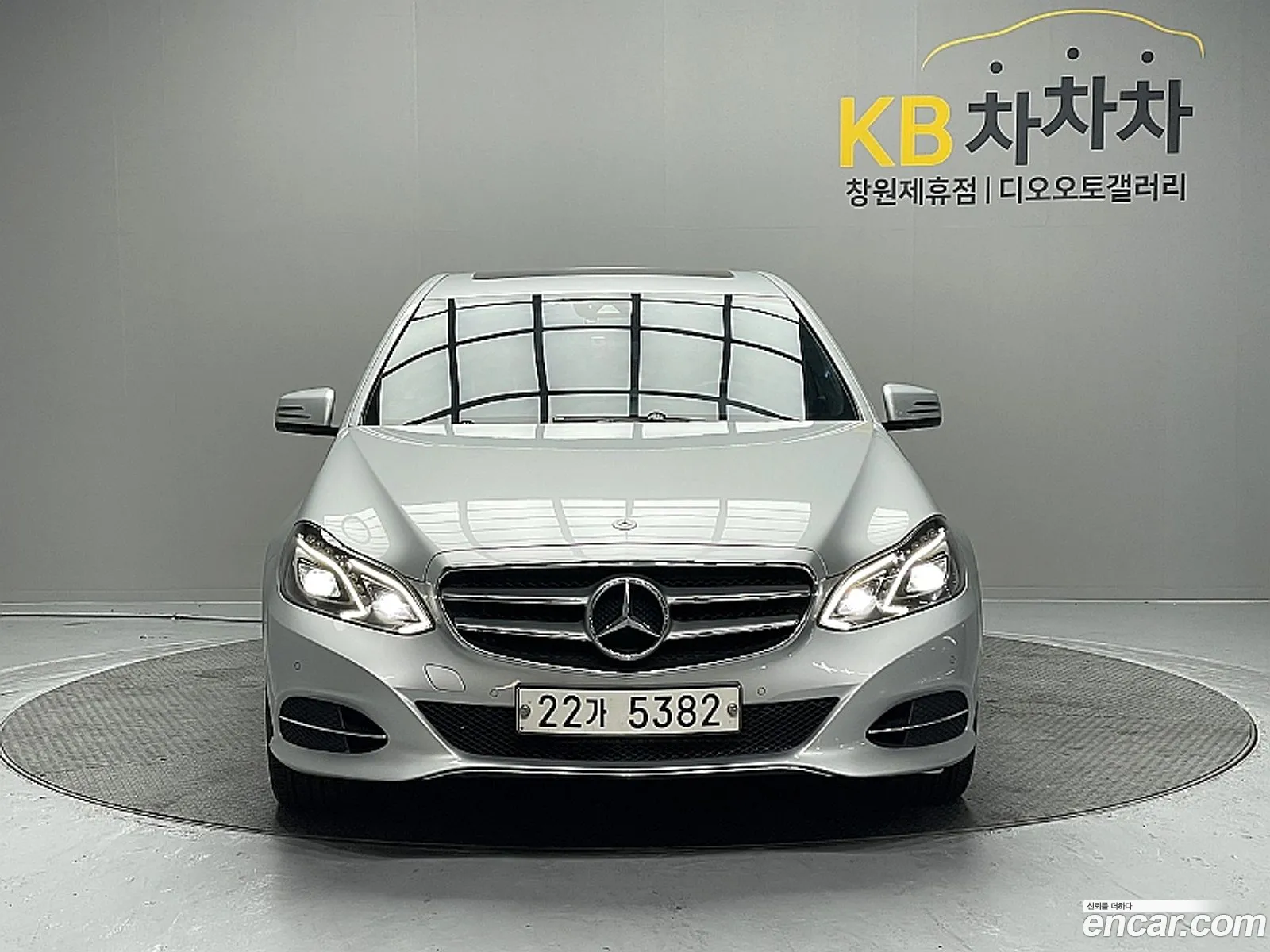 Mercedes-Benz E-Class W212 2014 — 13