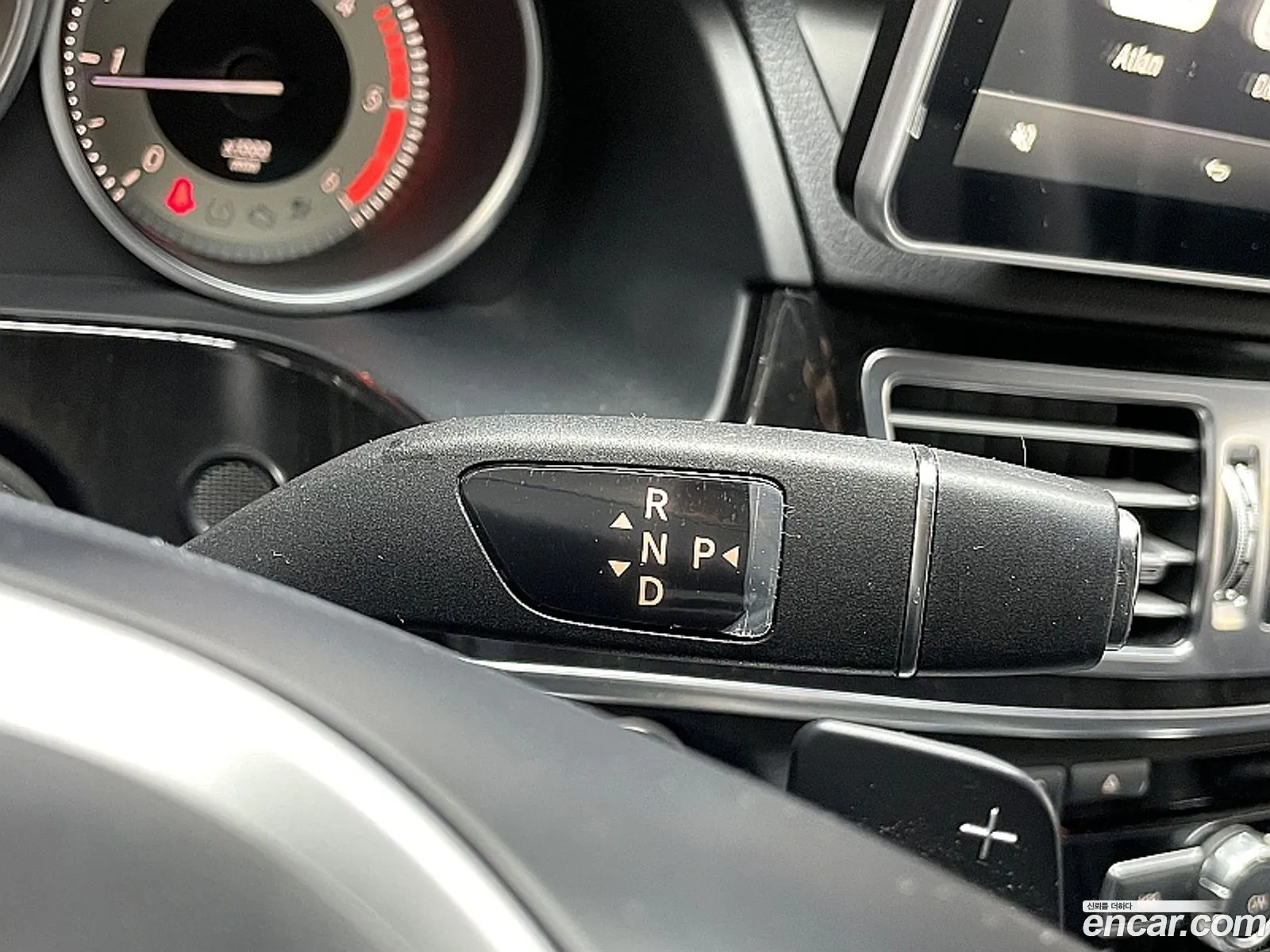 Mercedes-Benz E-Class W212 2014 — 12