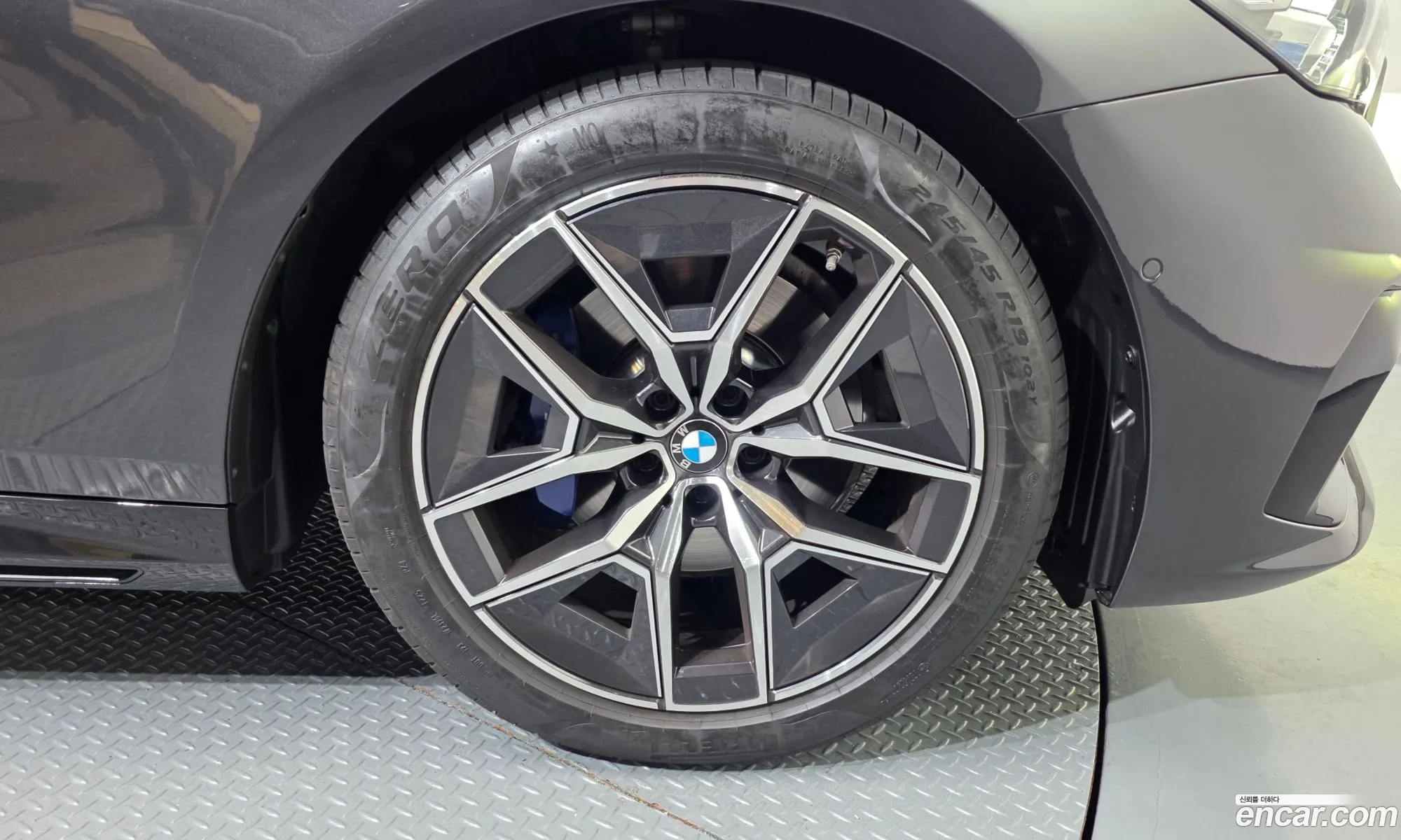 BMW 5 Series 2025 WBA21FJ00SCV28126 — 13