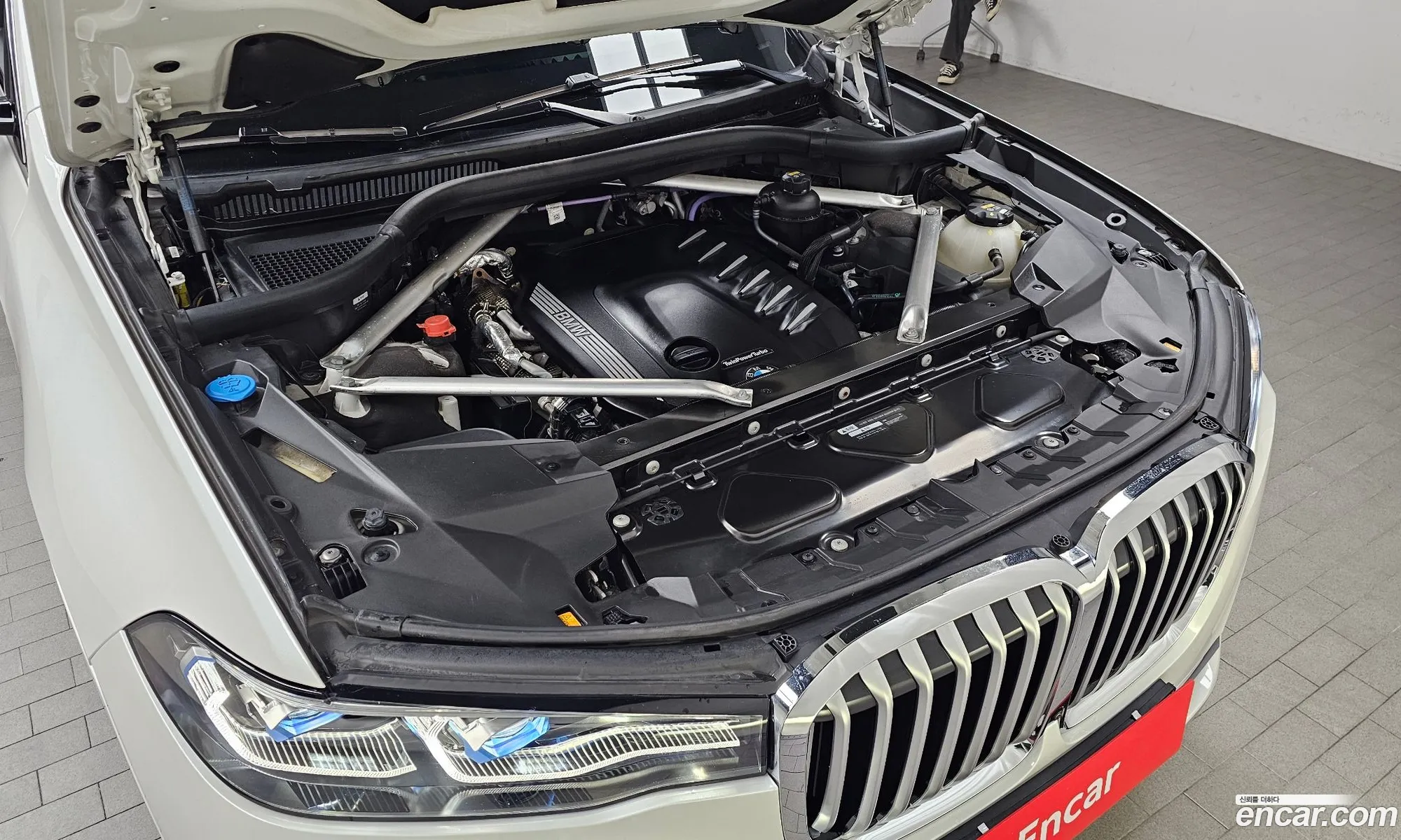 BMW X7 2020 WBATB4100M9E14880 — 8