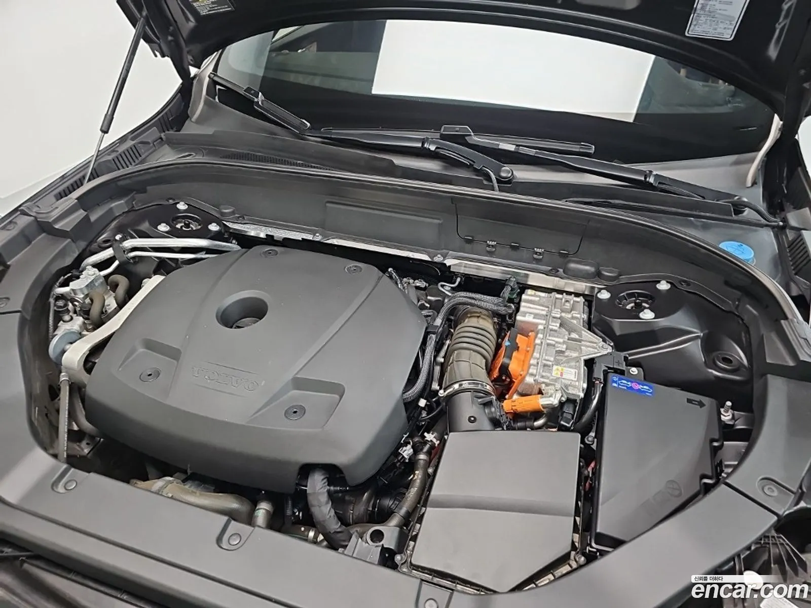 Volvo XC60 2021 — 2