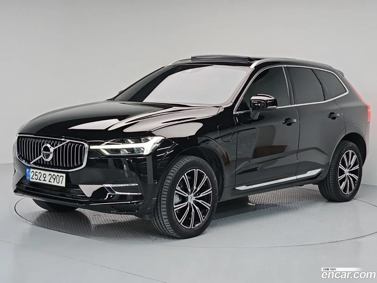 Volvo XC60 2021 — 3