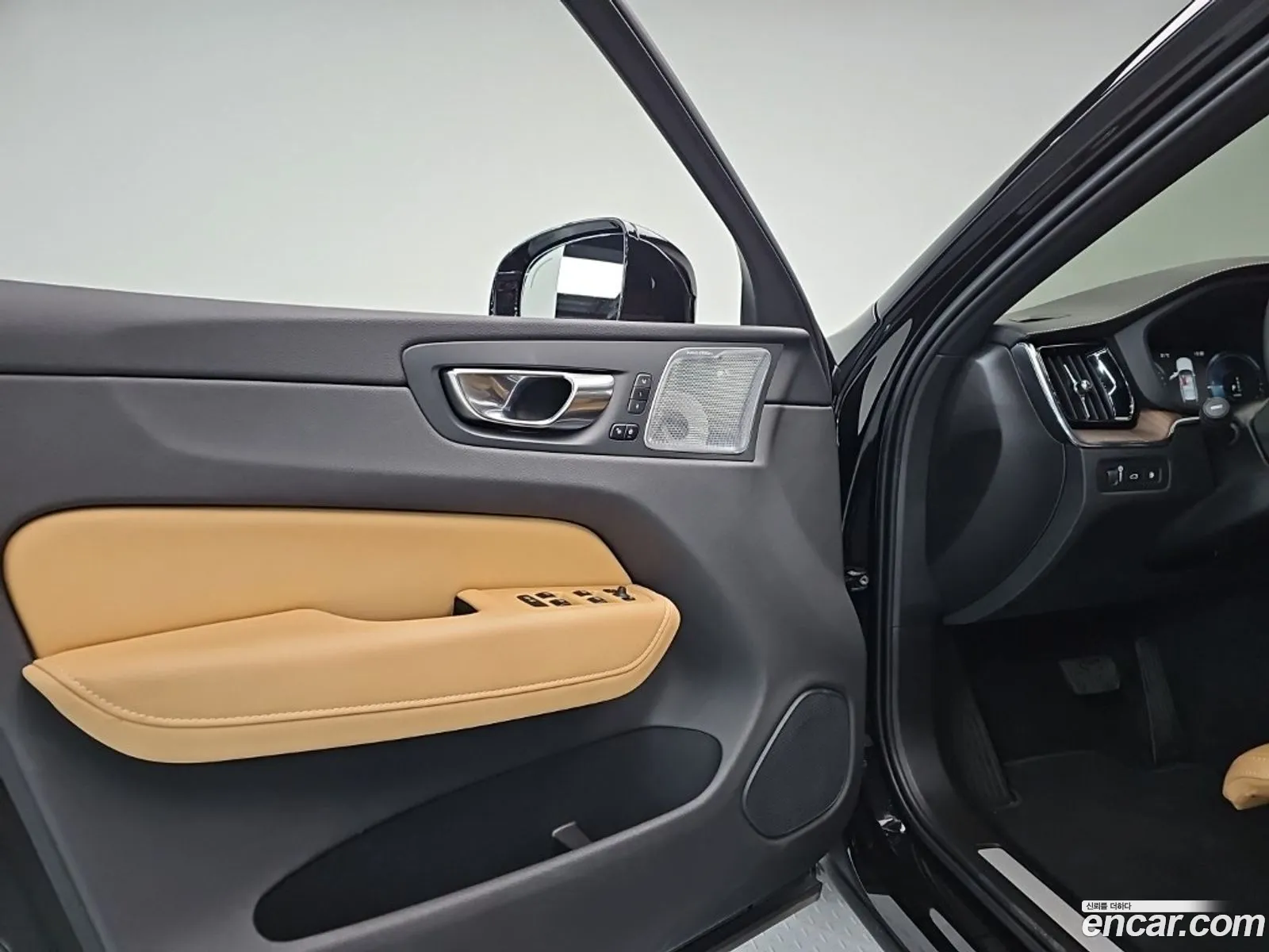 Volvo XC60 2021 — 10