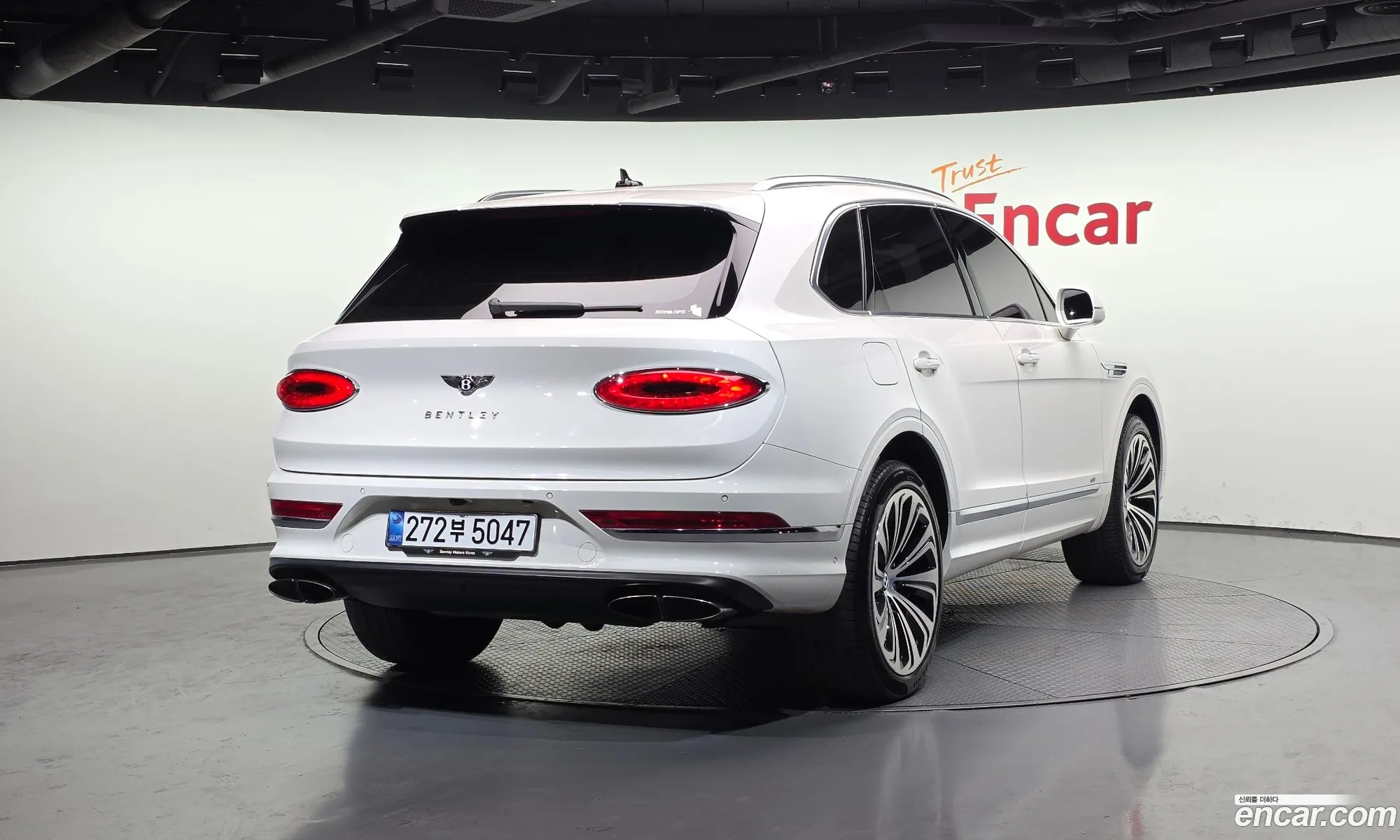 Bentley Bentayga 2022 SJAAM14V2NC015076 — 4