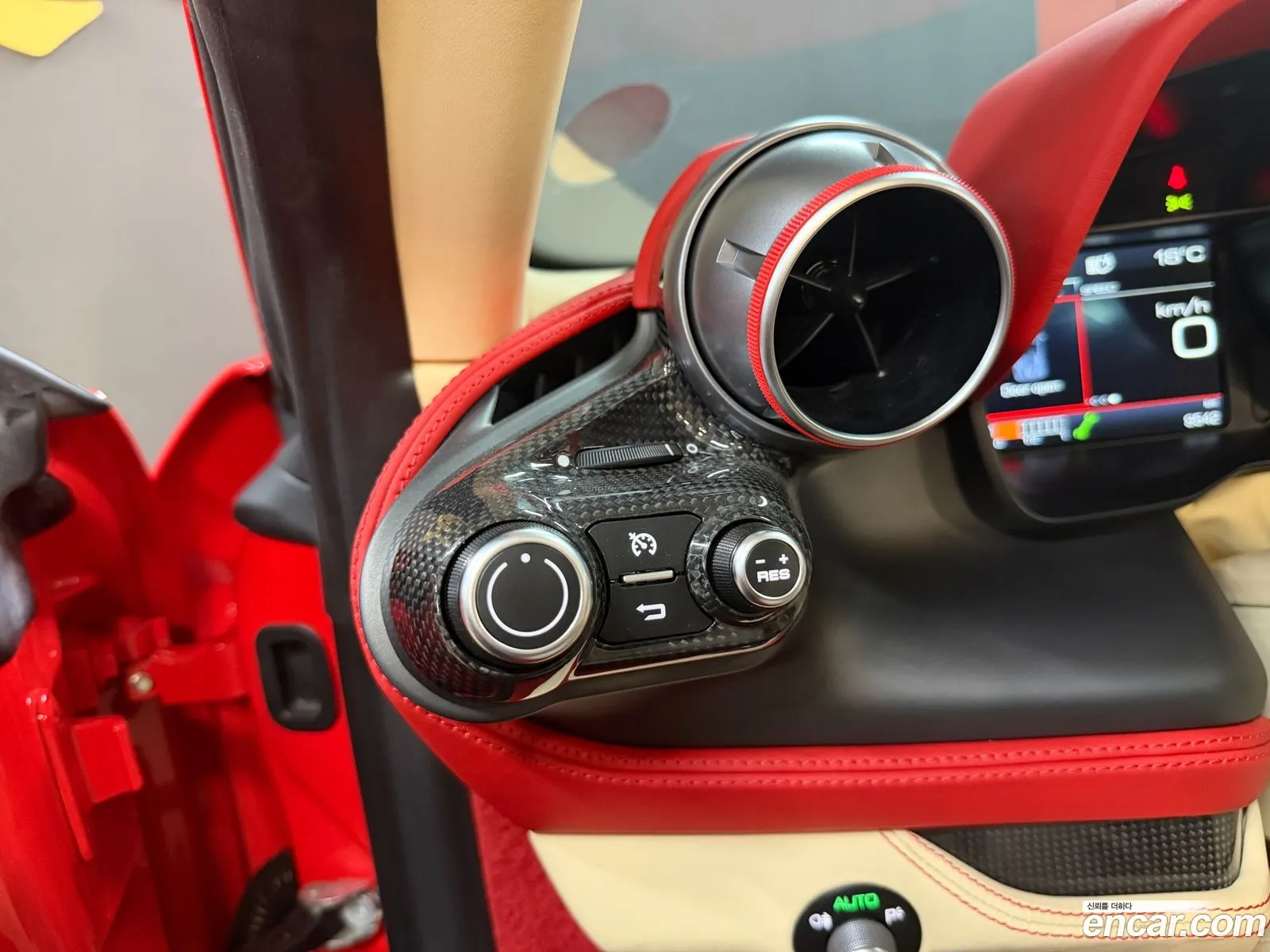 Ferrari F8 Spider 2020 — 15