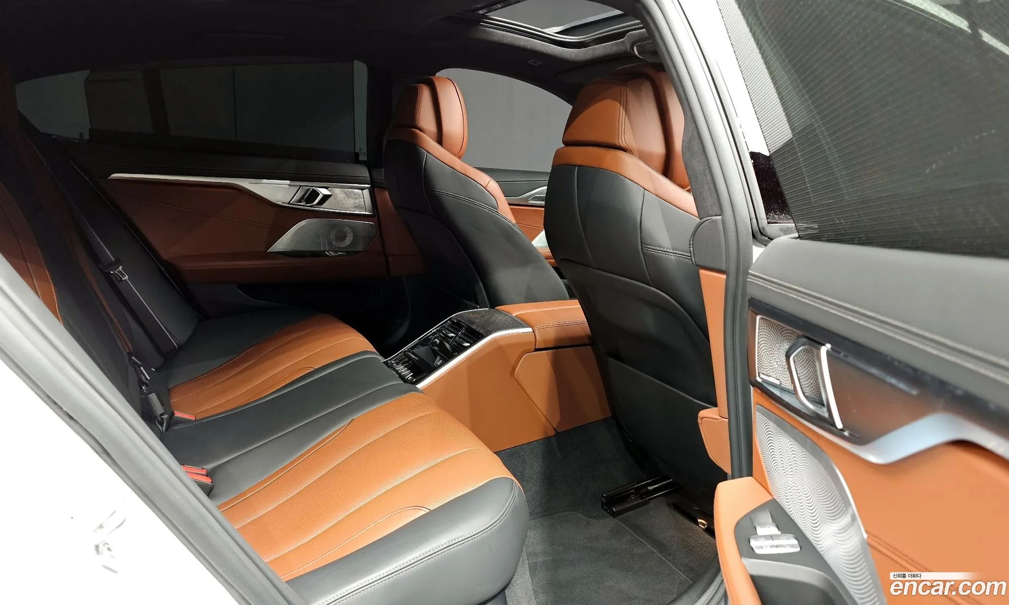BMW 8 Series 2025 WBAGV8103SCT90944 — 2